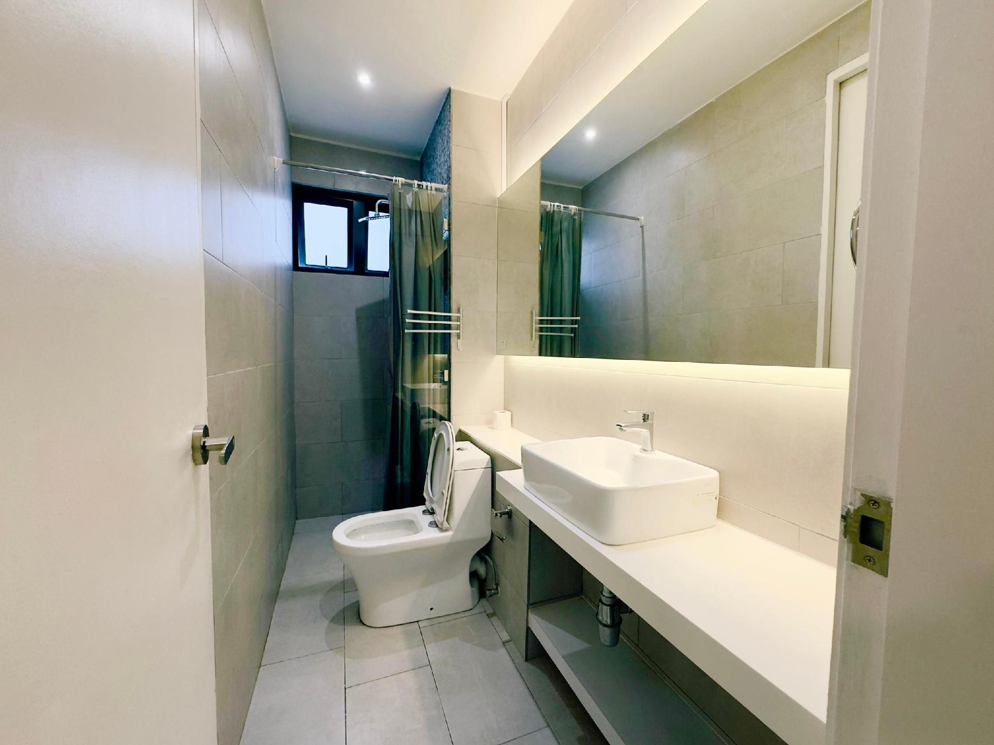 Deluxe Two Bedroom Apartment with Balcony