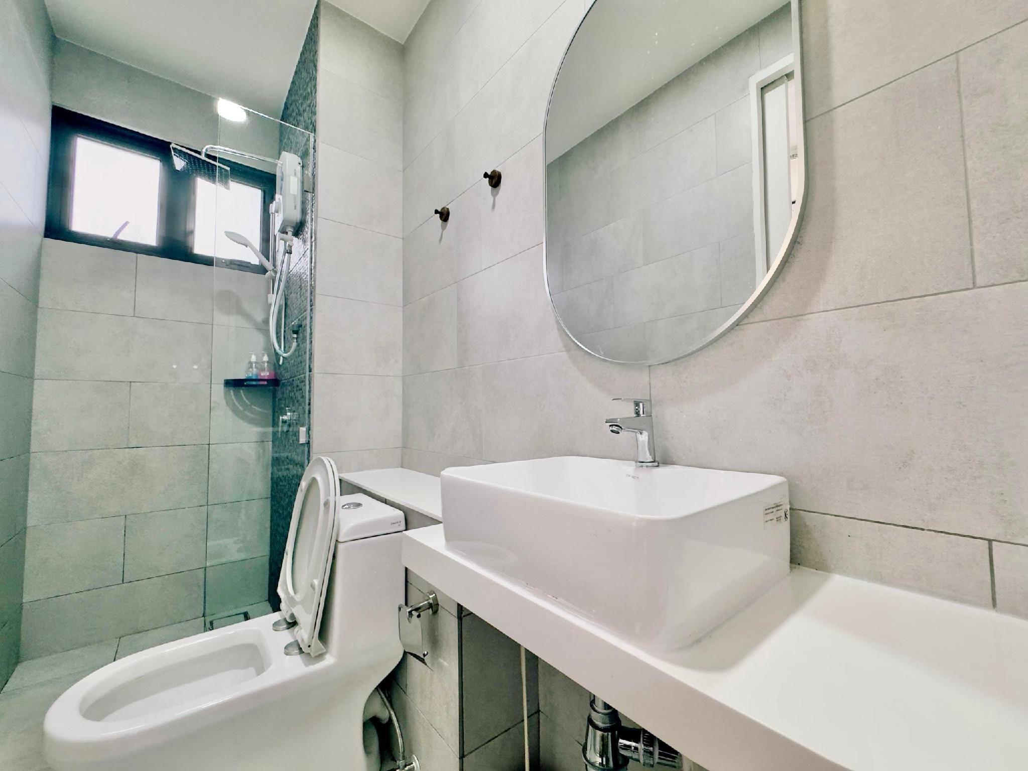 2 Bedroom 1 Bathroom Apartment