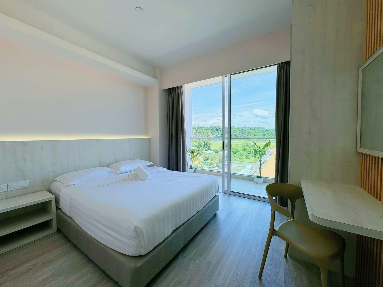 City View Queen Room