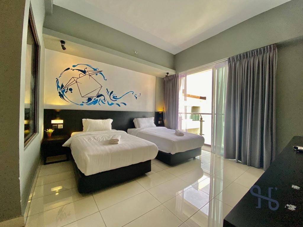 Twin Room with Balcony