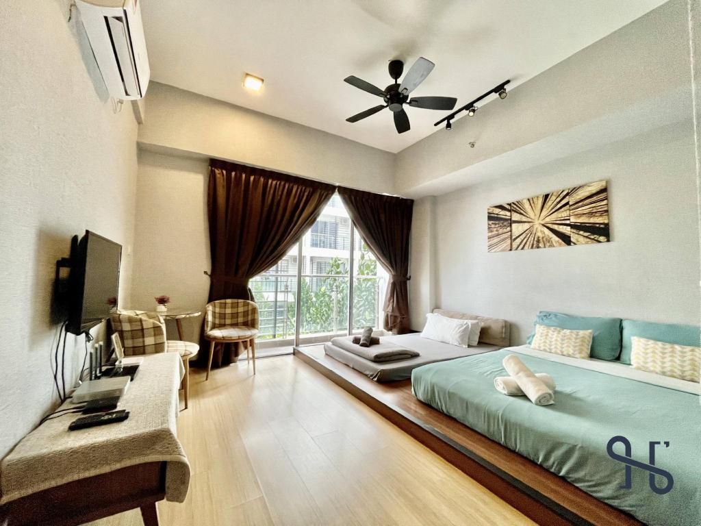 Tatami Queen Room