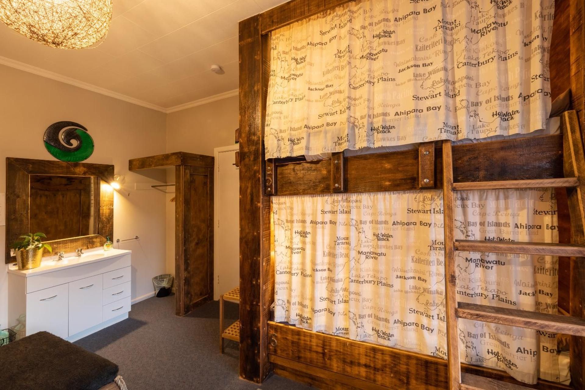 Bed in 6-Bed Mixed Dormitory Room