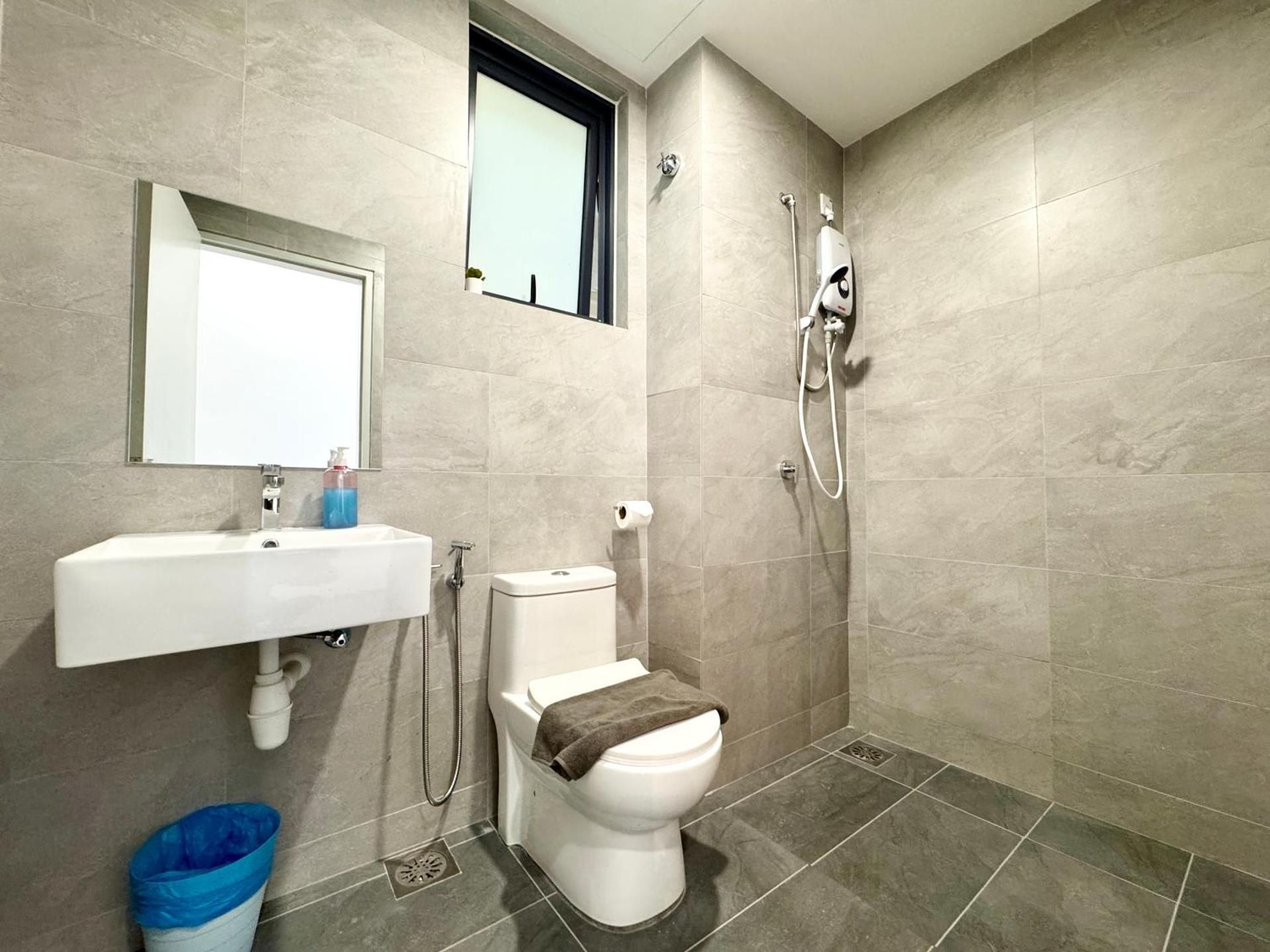 Three-Bedroom Deluxe Apartment