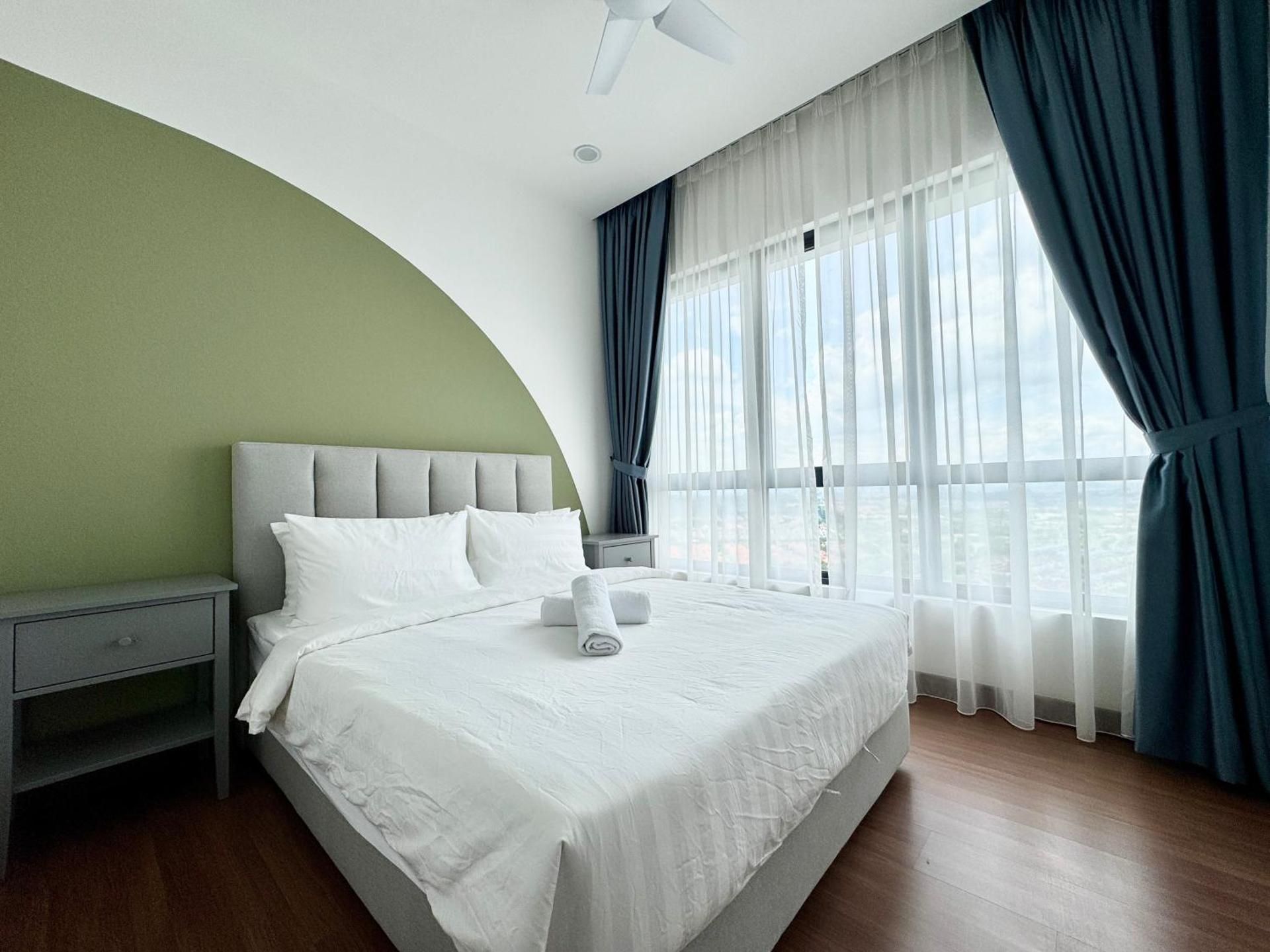 Three-Bedroom Deluxe Apartment