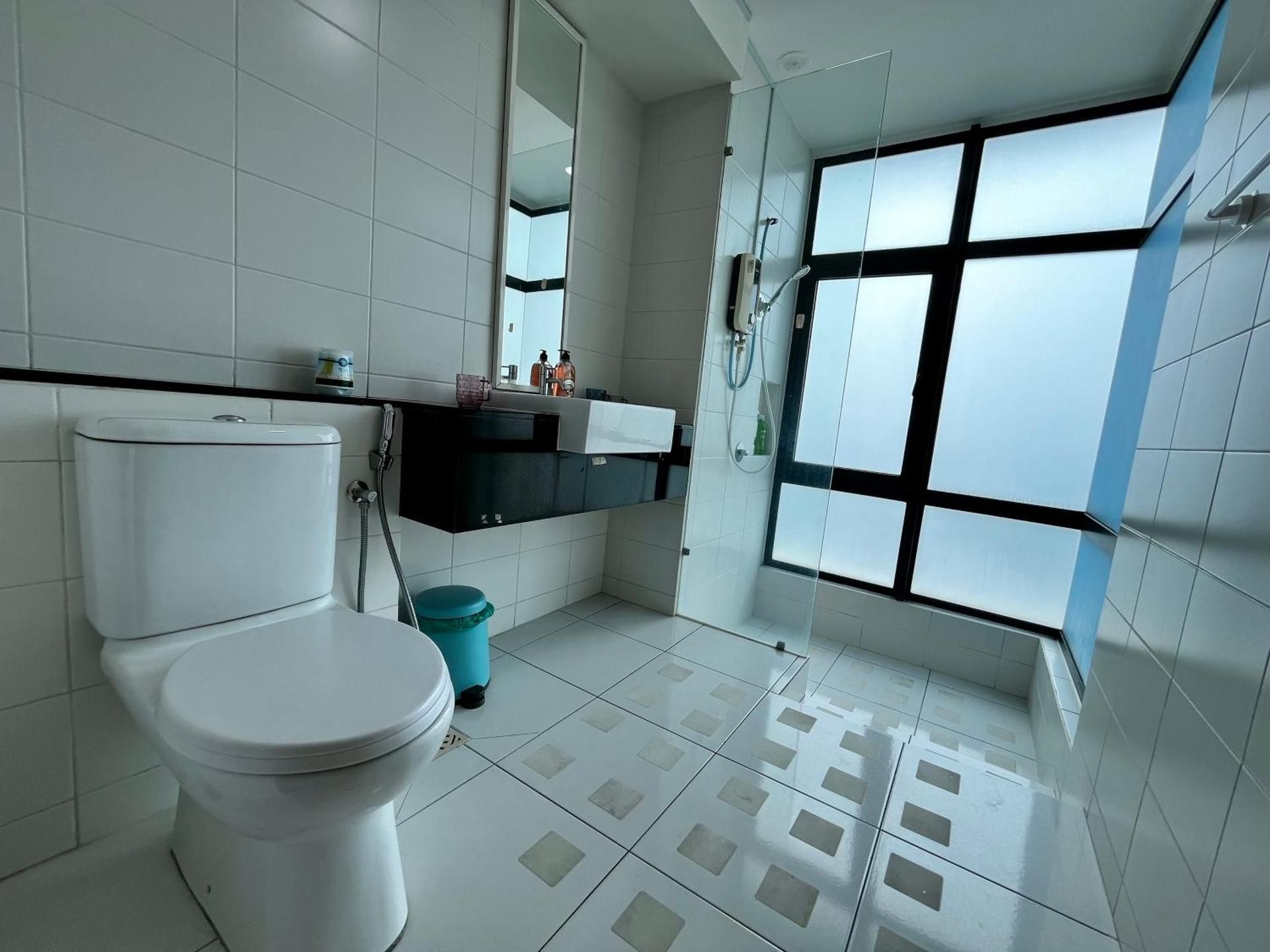 Two-Bedroom Deluxe Apartment with Balcony