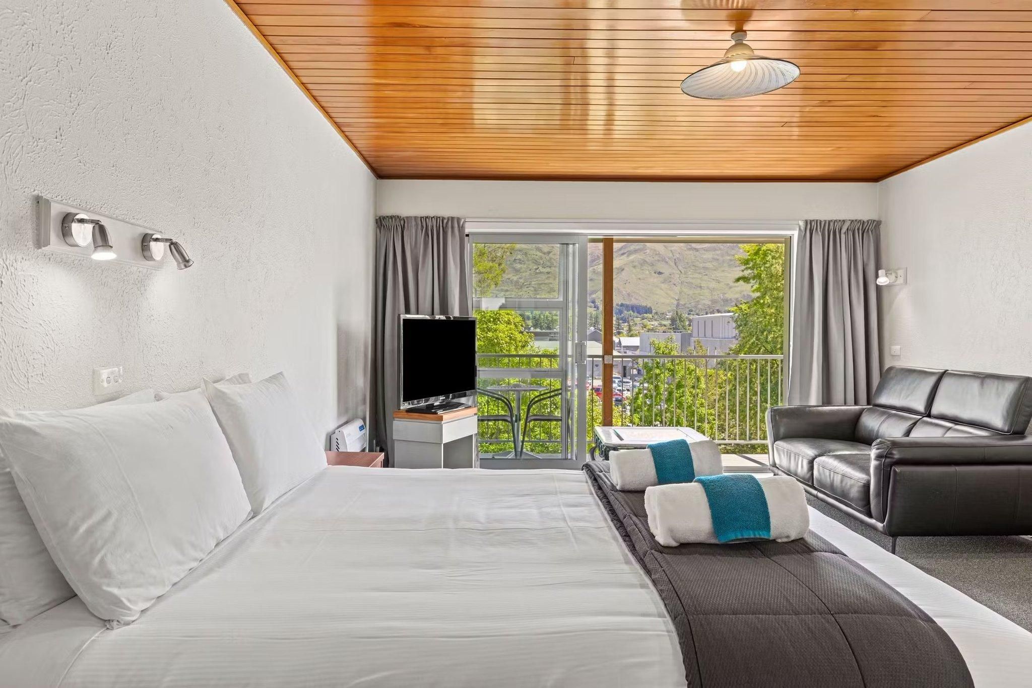 ASURE Brookvale Motel Deluxe Studio