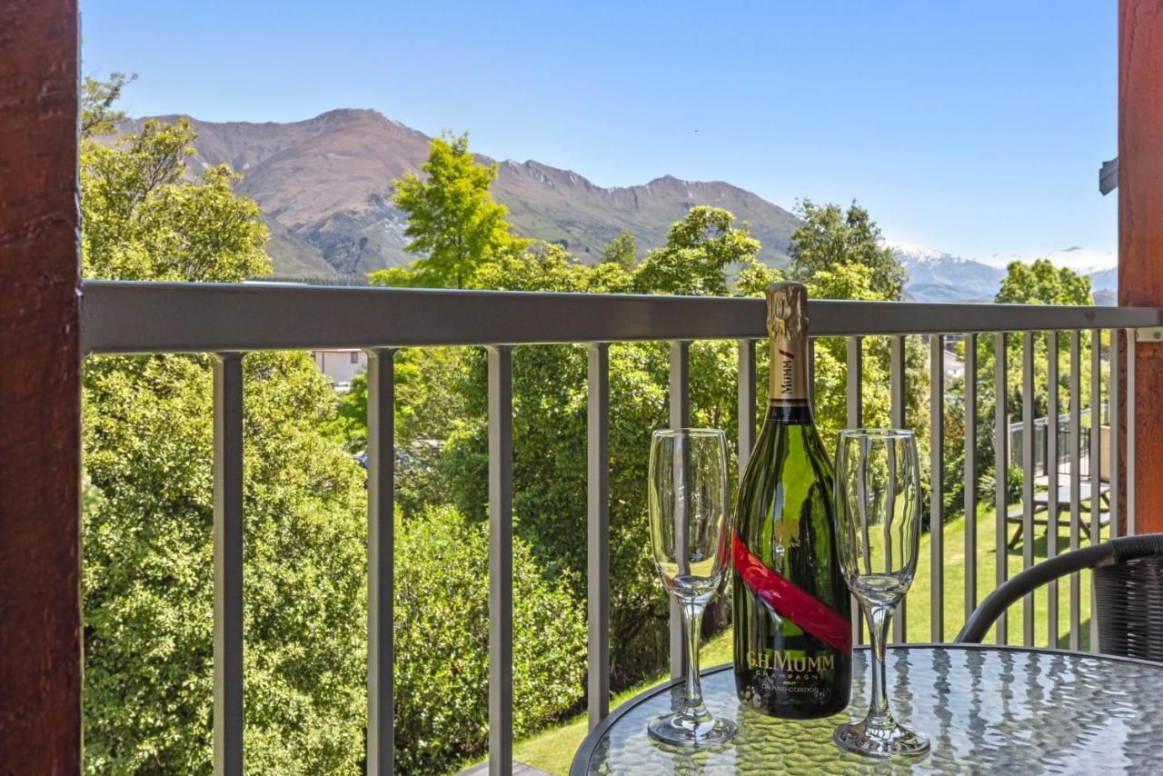 ASURE Brookvale Motel Superior Double or Twin Room with Mountain View