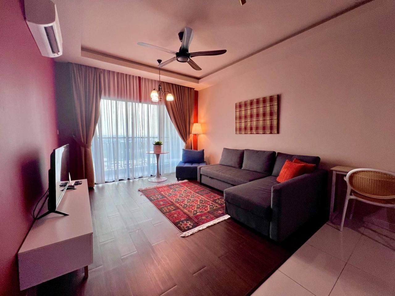 2 Bedroom Suite 1 King 1 Queen Non-Smoking