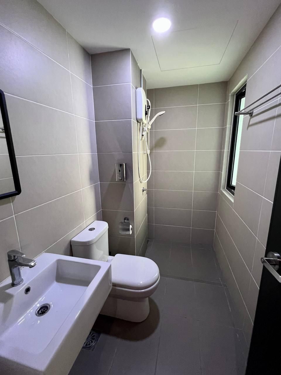 2 Bedroom Suite 1 King 1 Queen Non-Smoking