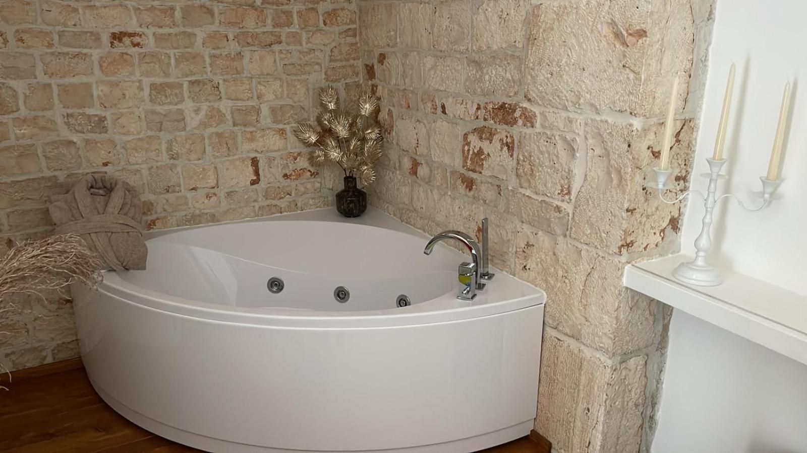Casa Mariu Deluxe Suite with Spa Bath 3