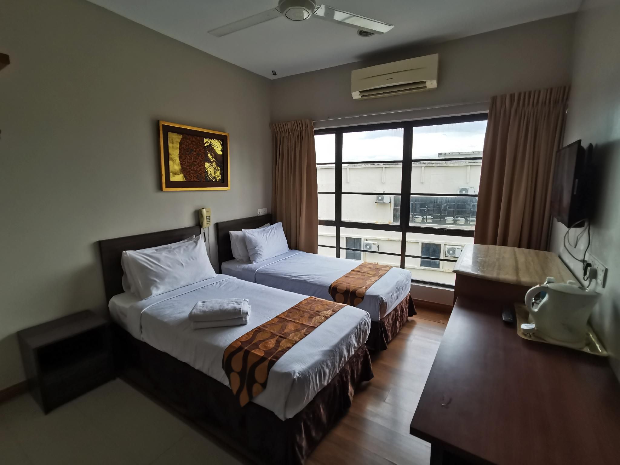 Deluxe Twin Room