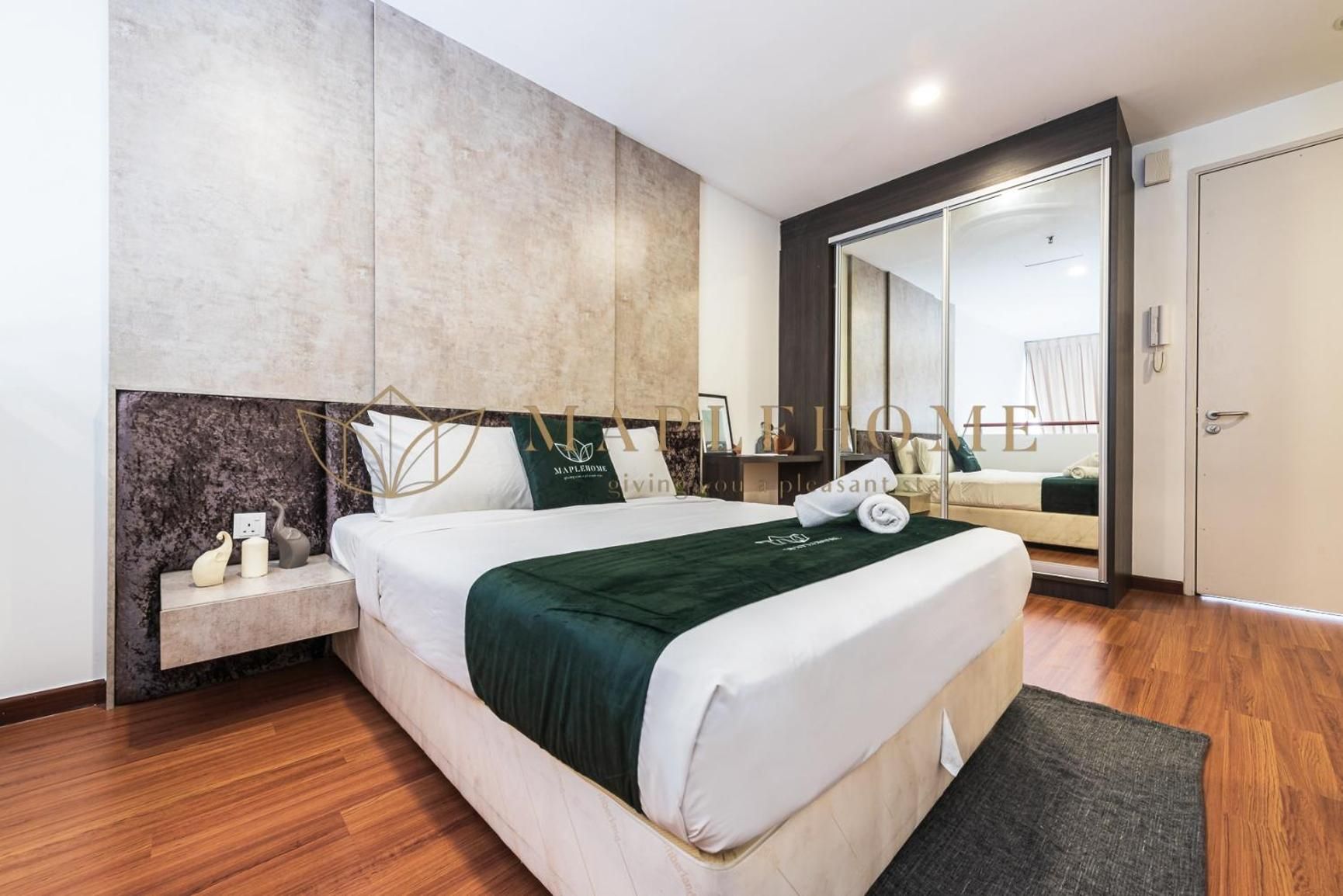 Deluxe Duplex Suite
