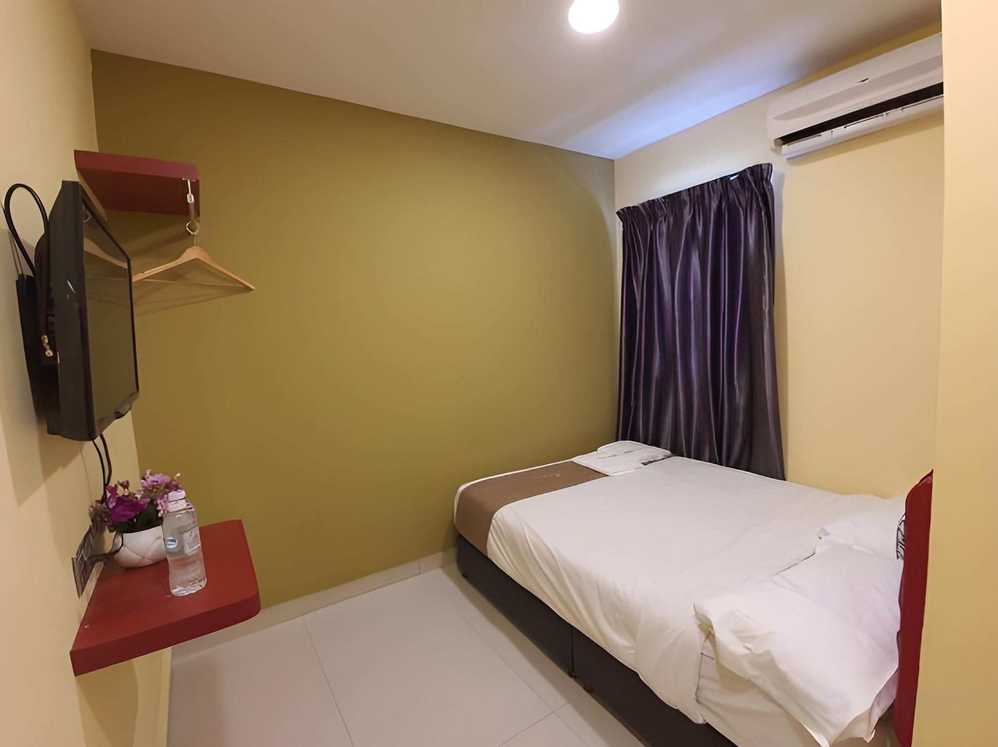 Standard Queen Room
