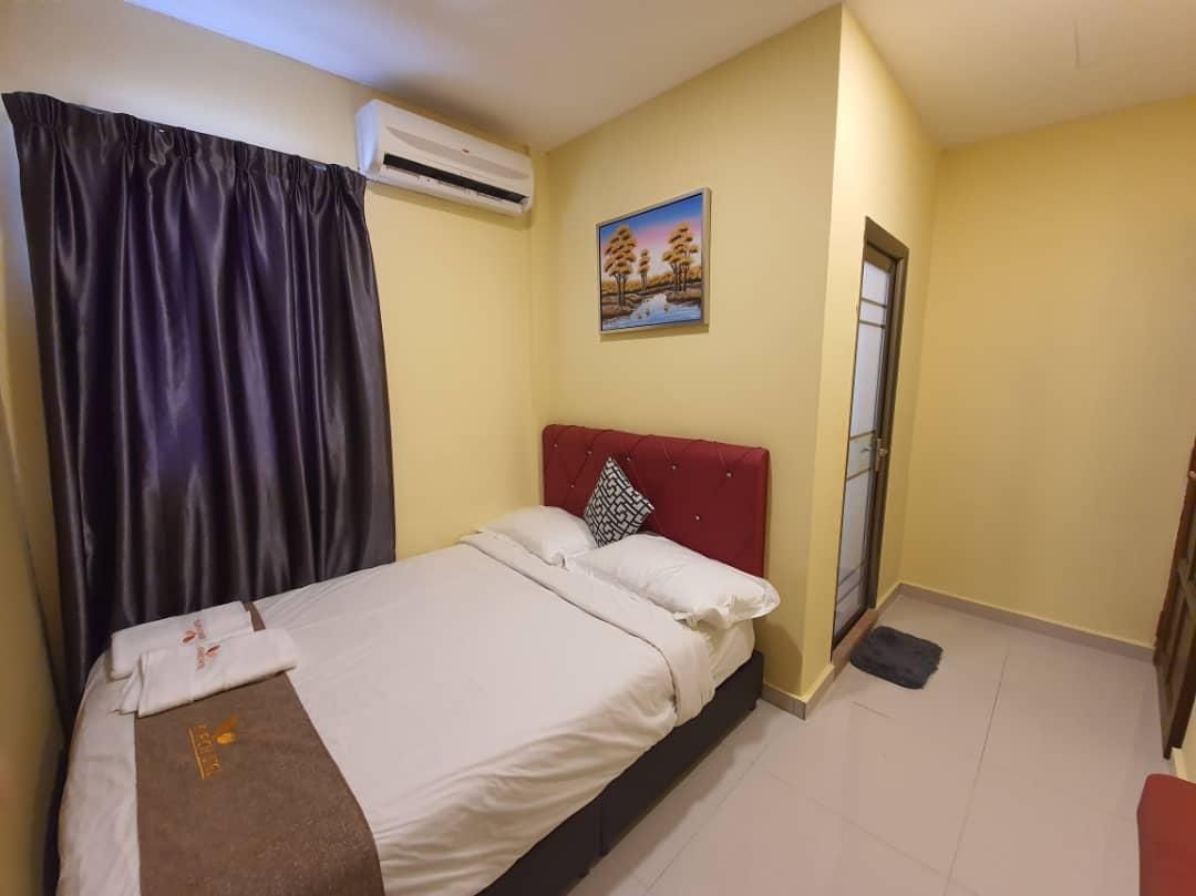 Deluxe Queen Room