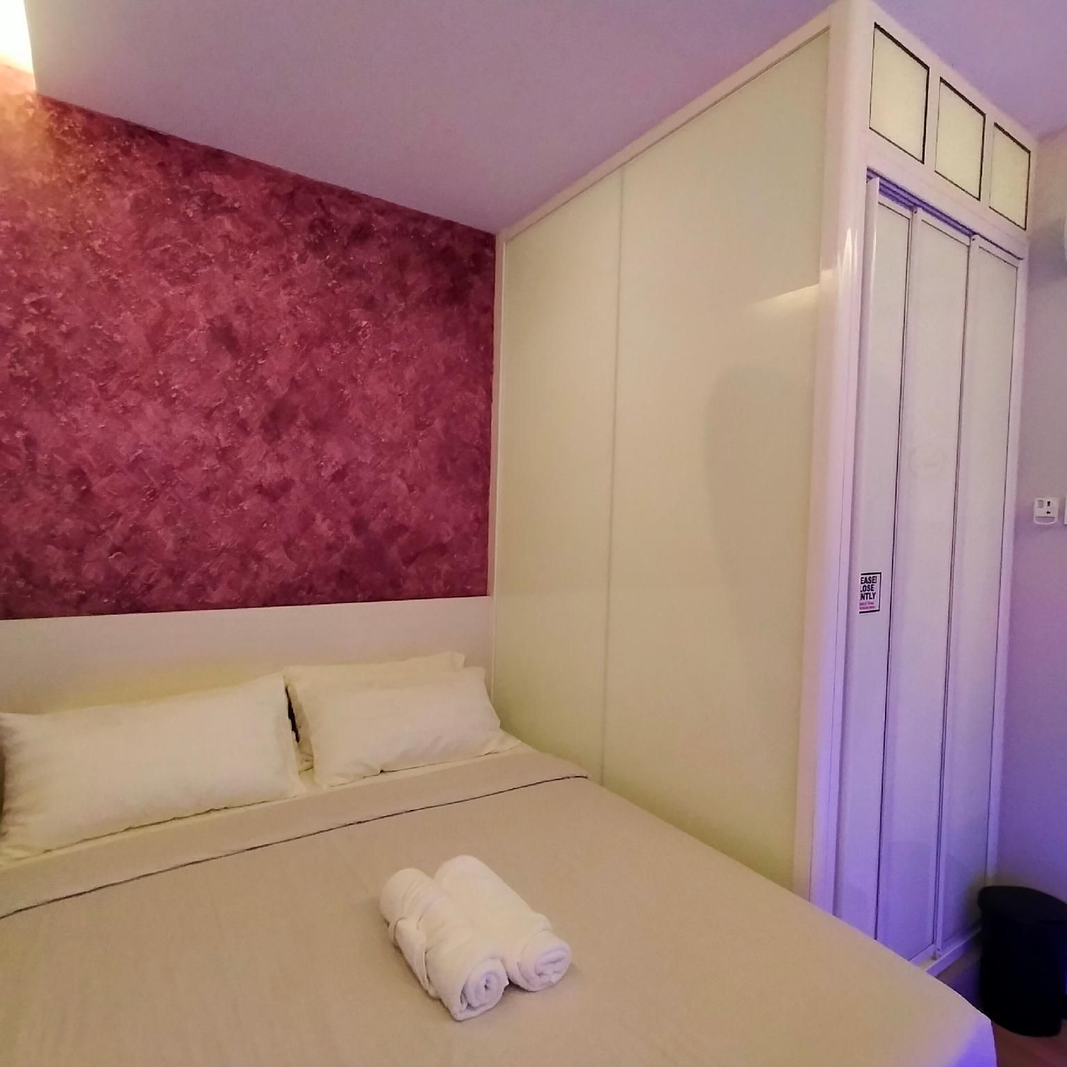 Queen Room - Non-Smoking