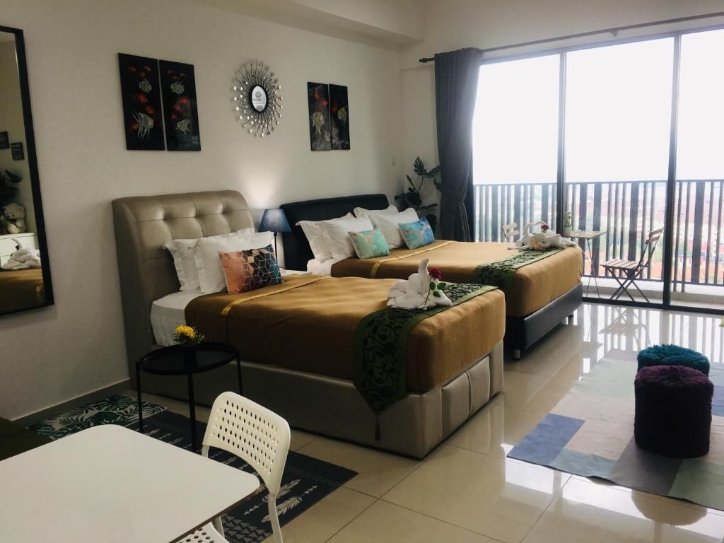 Studio 2 Bed with Balcony