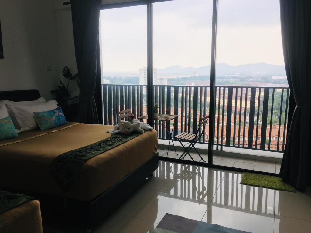 Studio 2 Bed with Balcony
