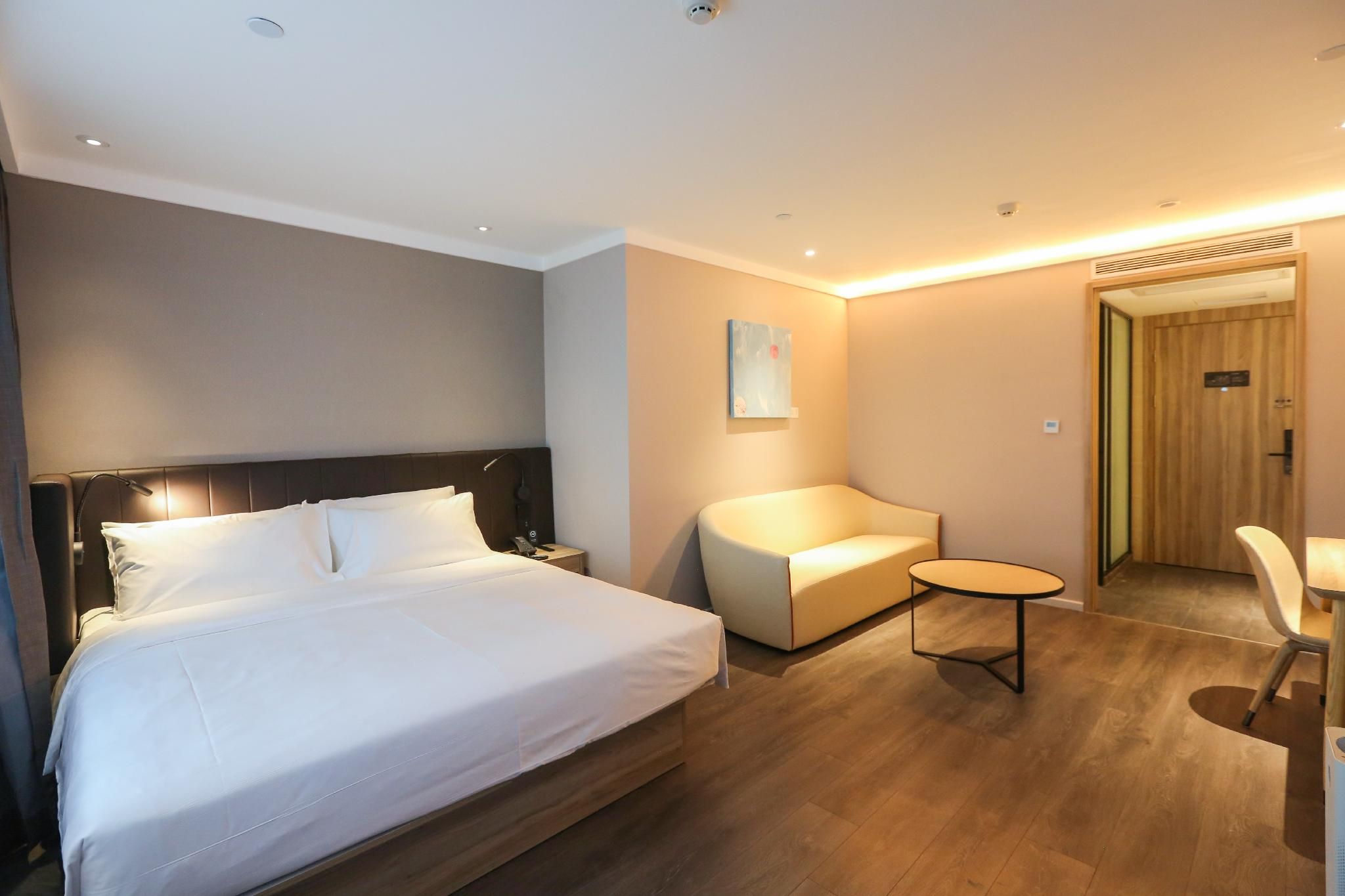 Huazhu - Deluxe Bed Room