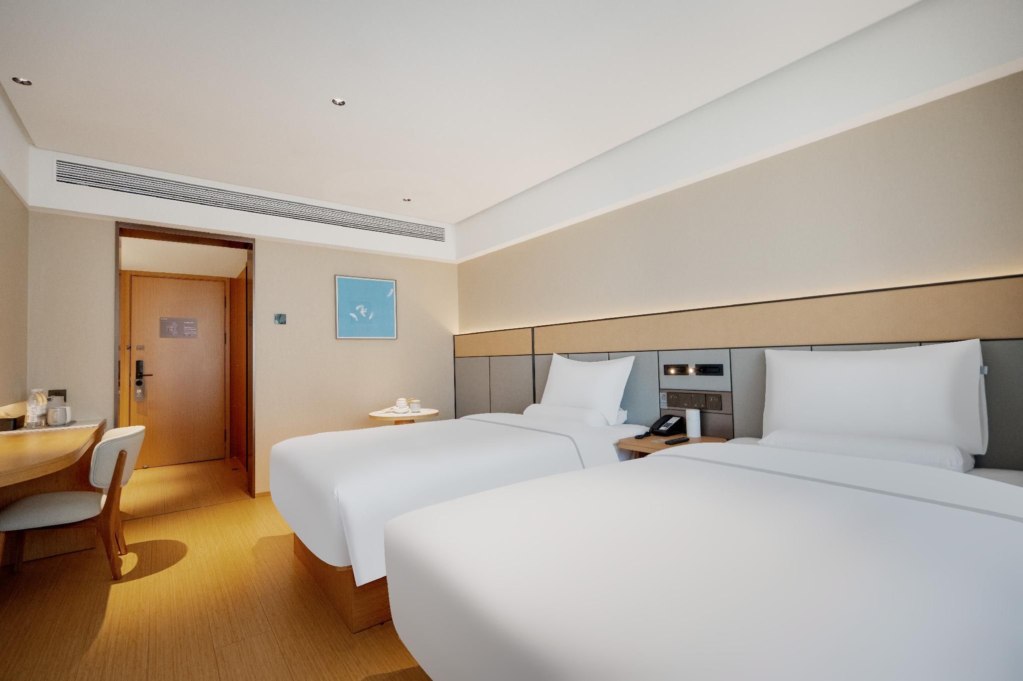 Huazhu - Superior Twin Room with View