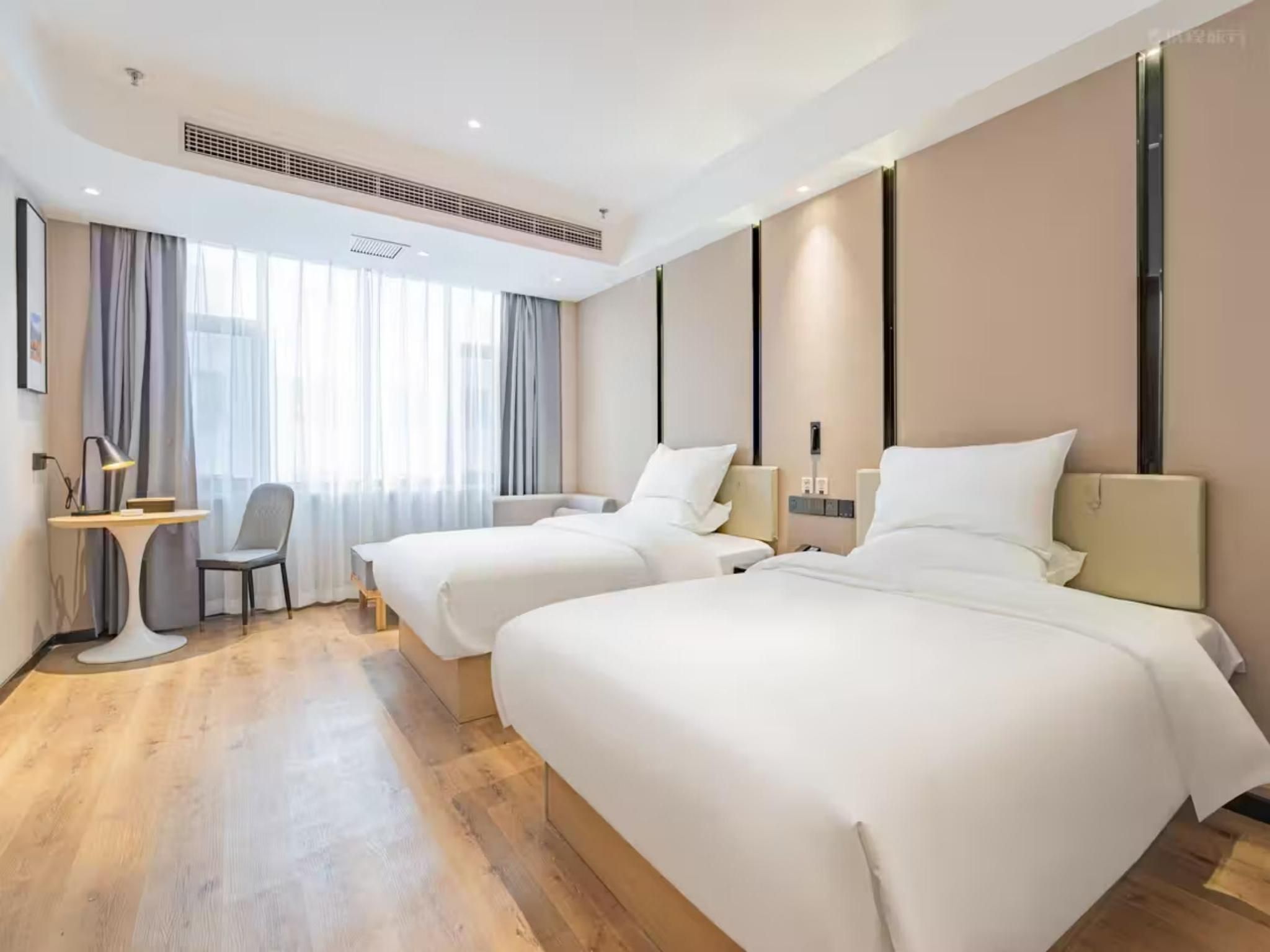 Deluxe Family Room, Guest room