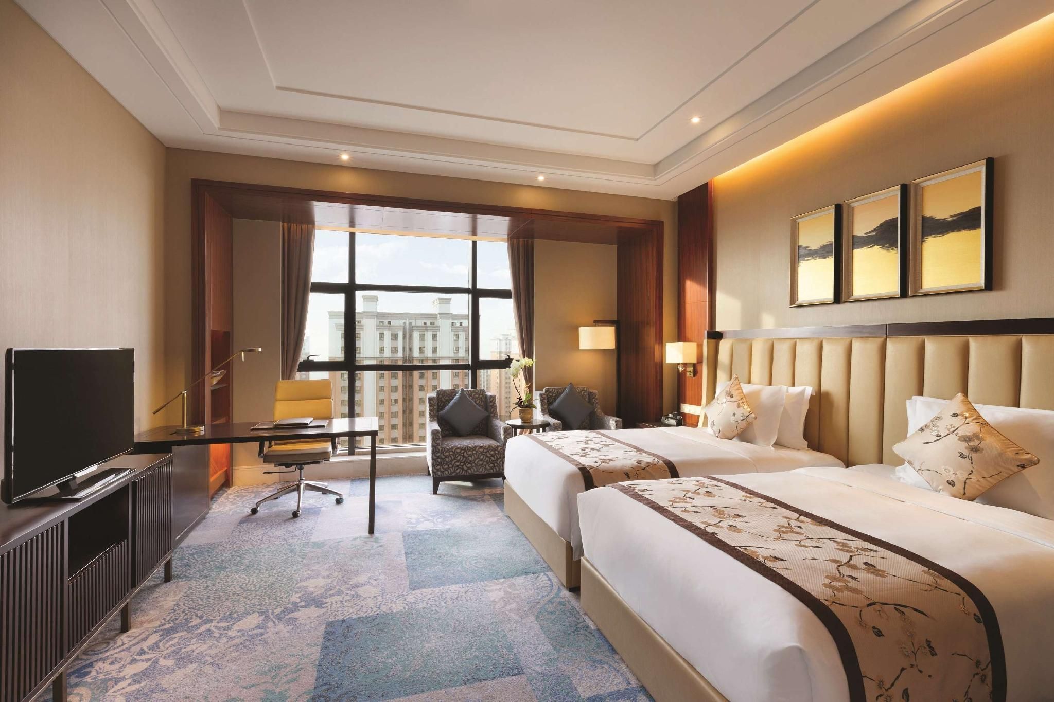 Deluxe Suite with 1 King Bed Non-Smoking