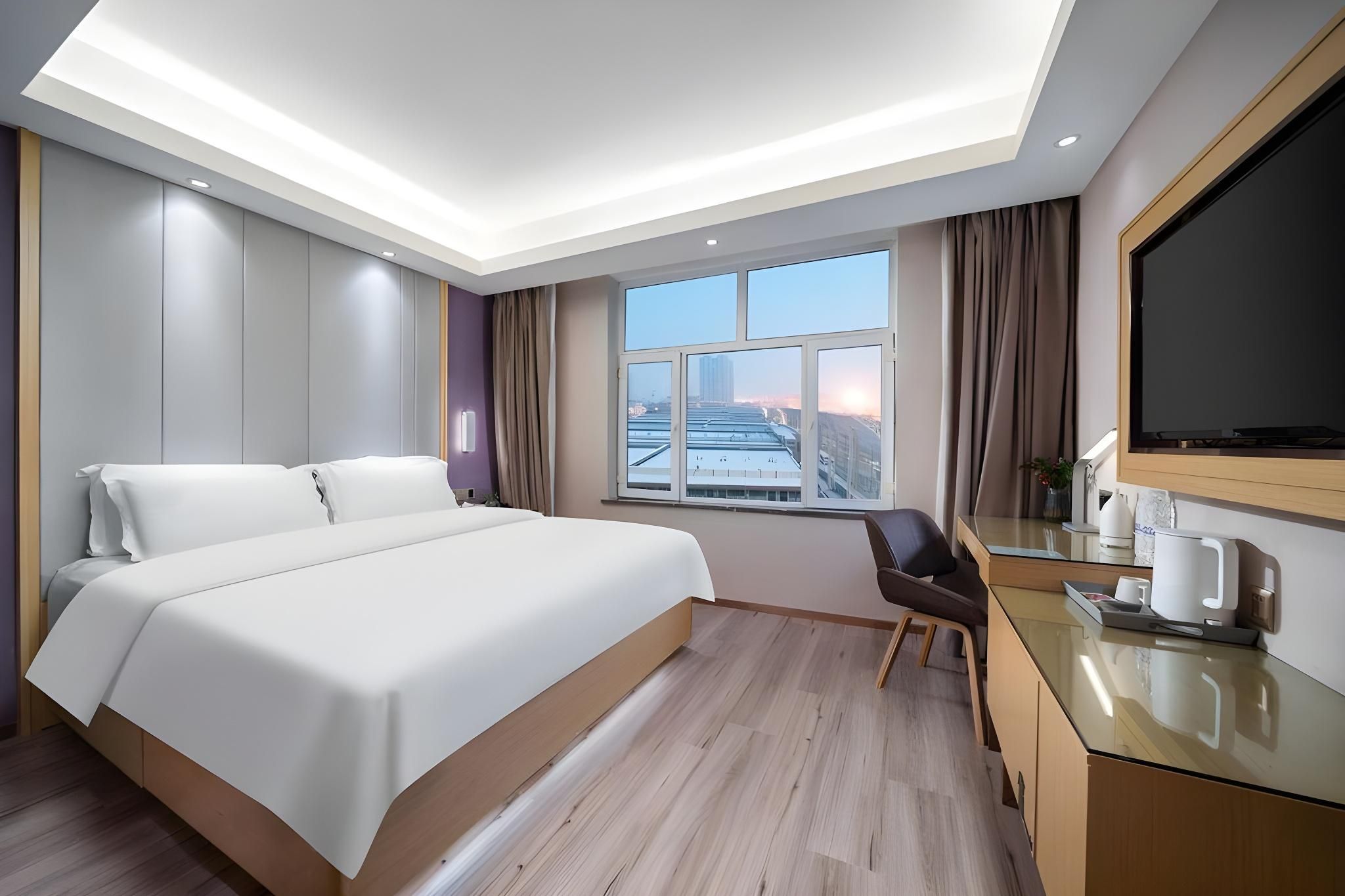 Business Queen Room