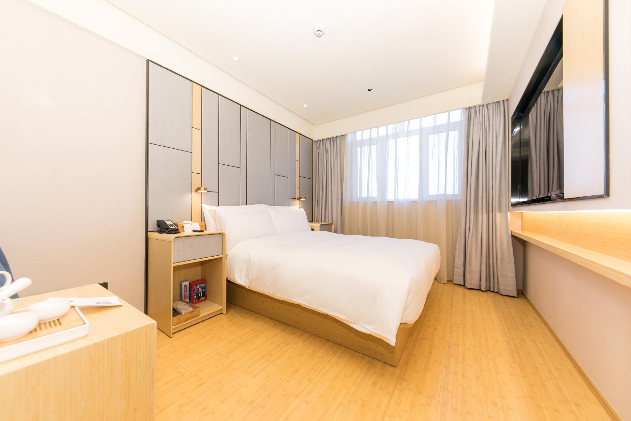 Huazhu - Room With Bed