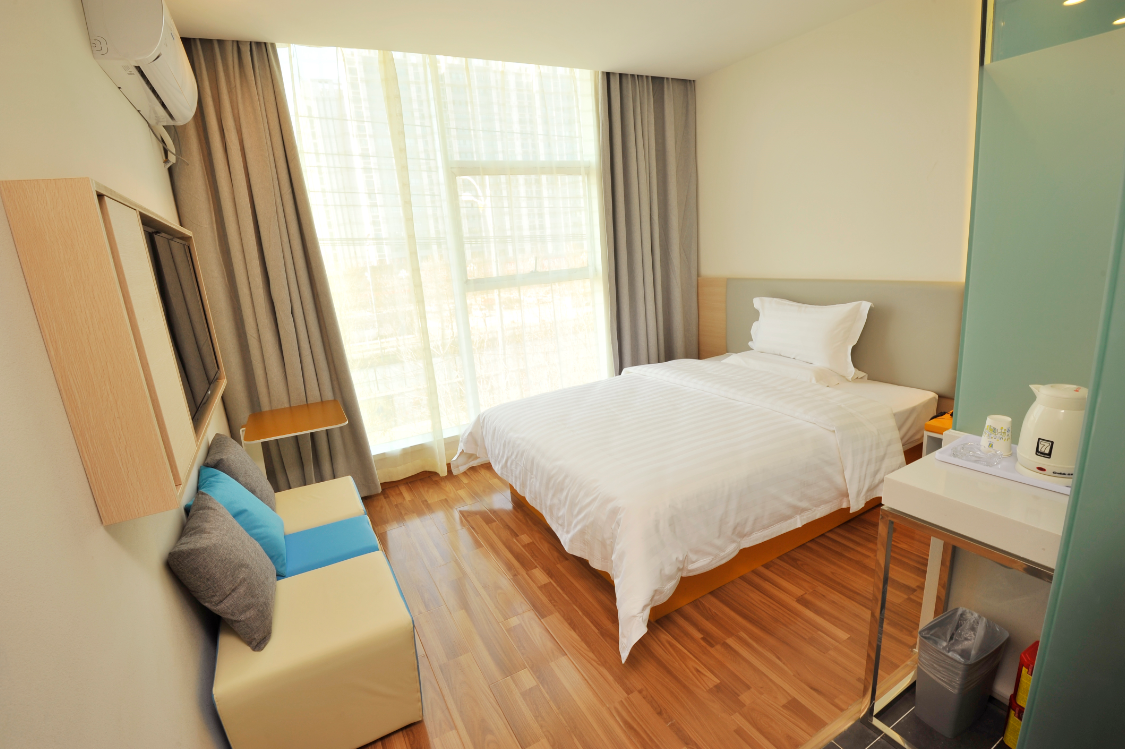 Economy Room