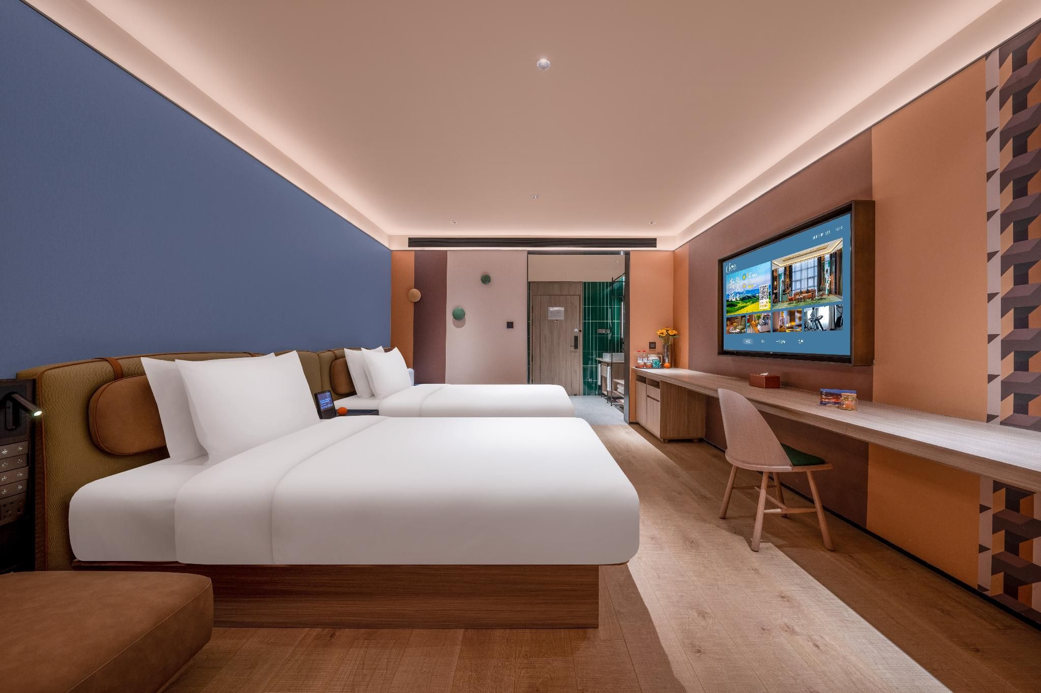 Huazhu - California Sunshine Deluxe Twin Room