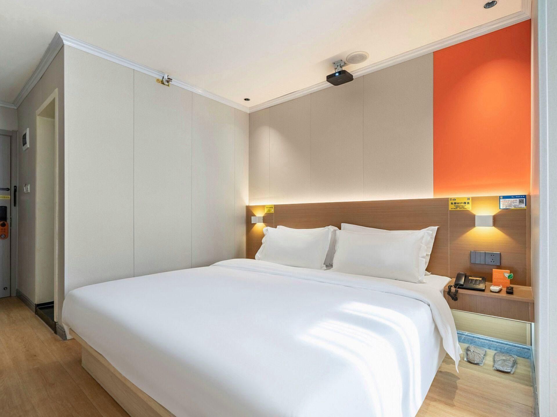Economy Room