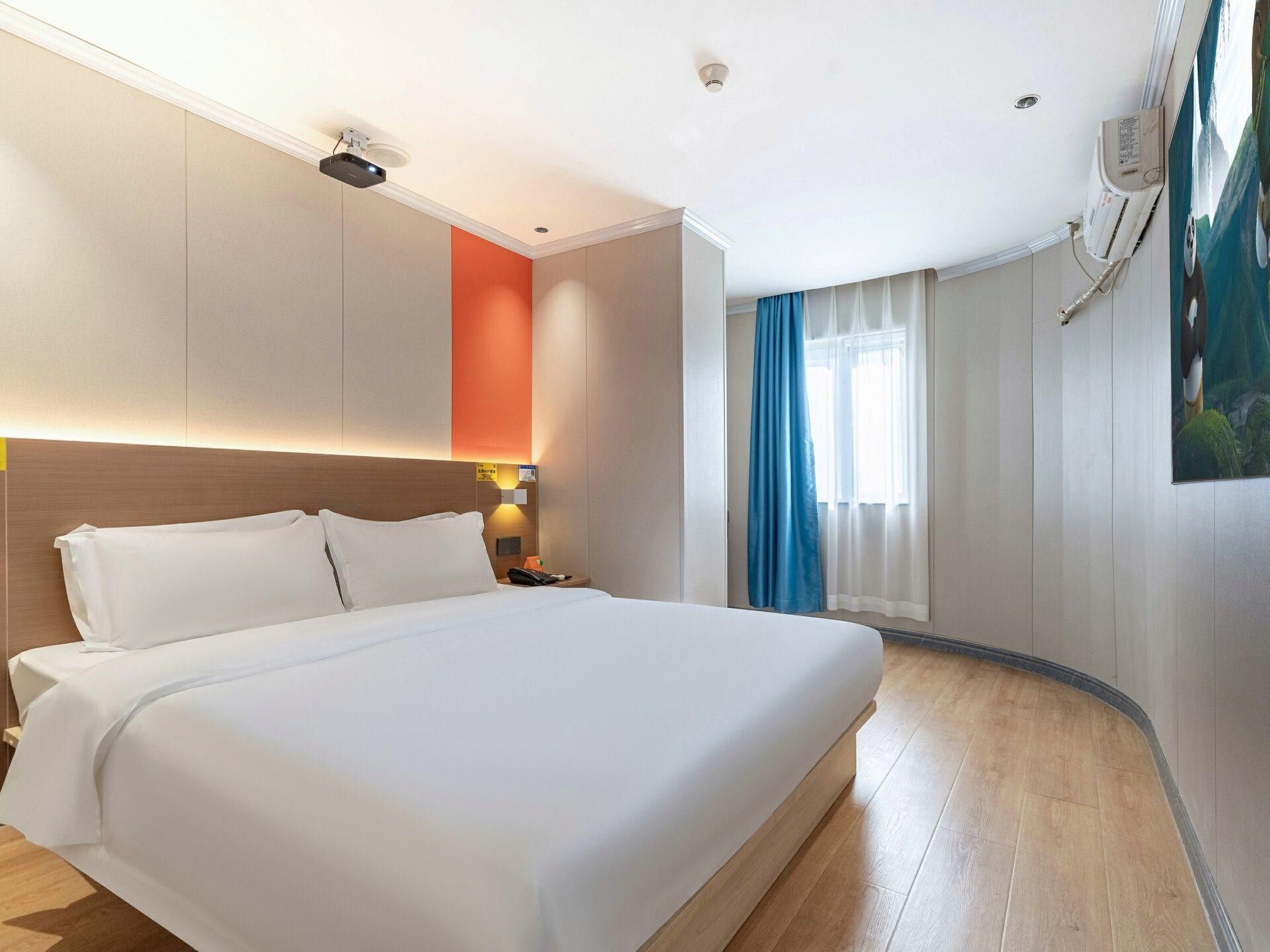 Economy Room
