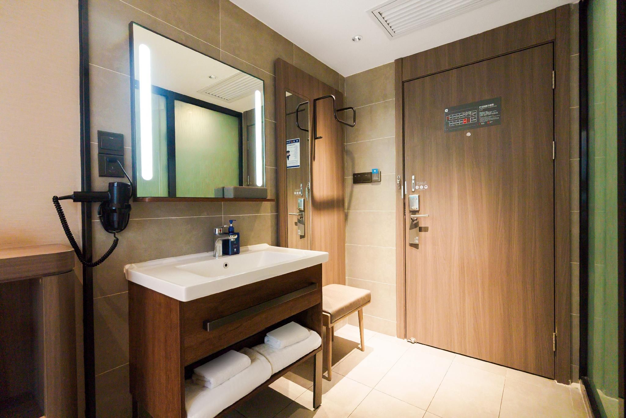 Business Queen Bed Room