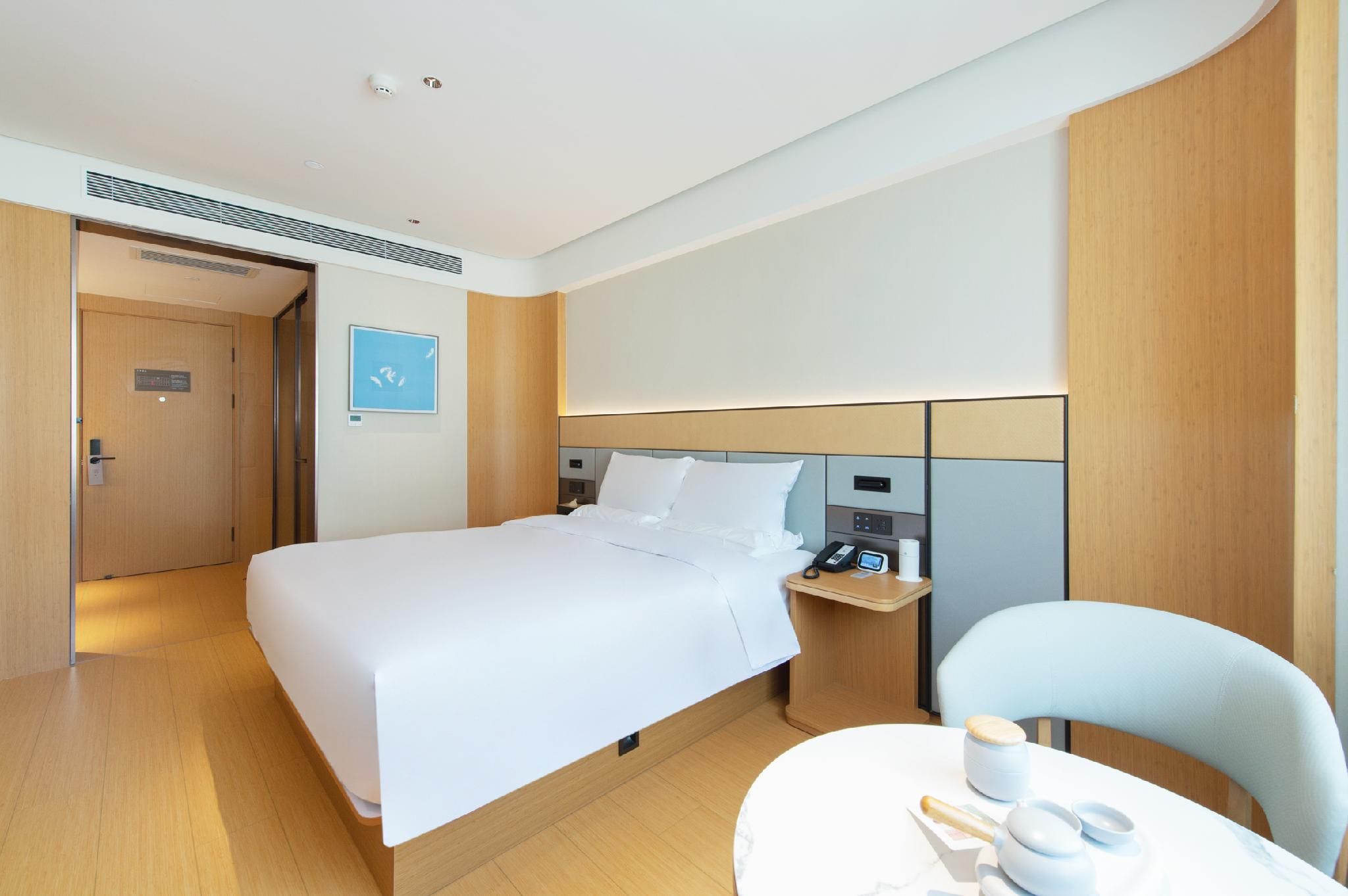 Pressure Release Smart Superior Queen Room