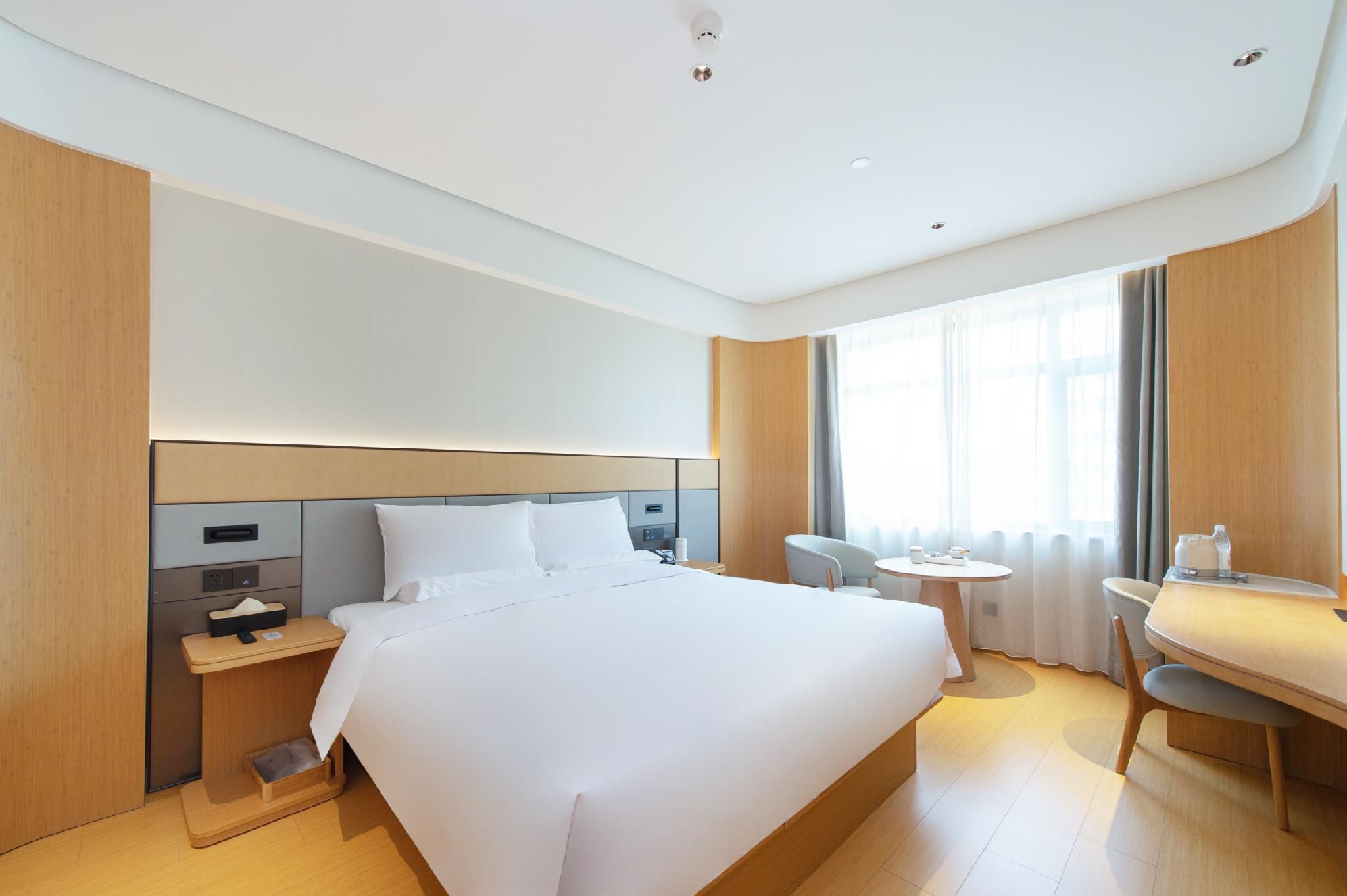 Pressure Release Smart Superior Queen Room