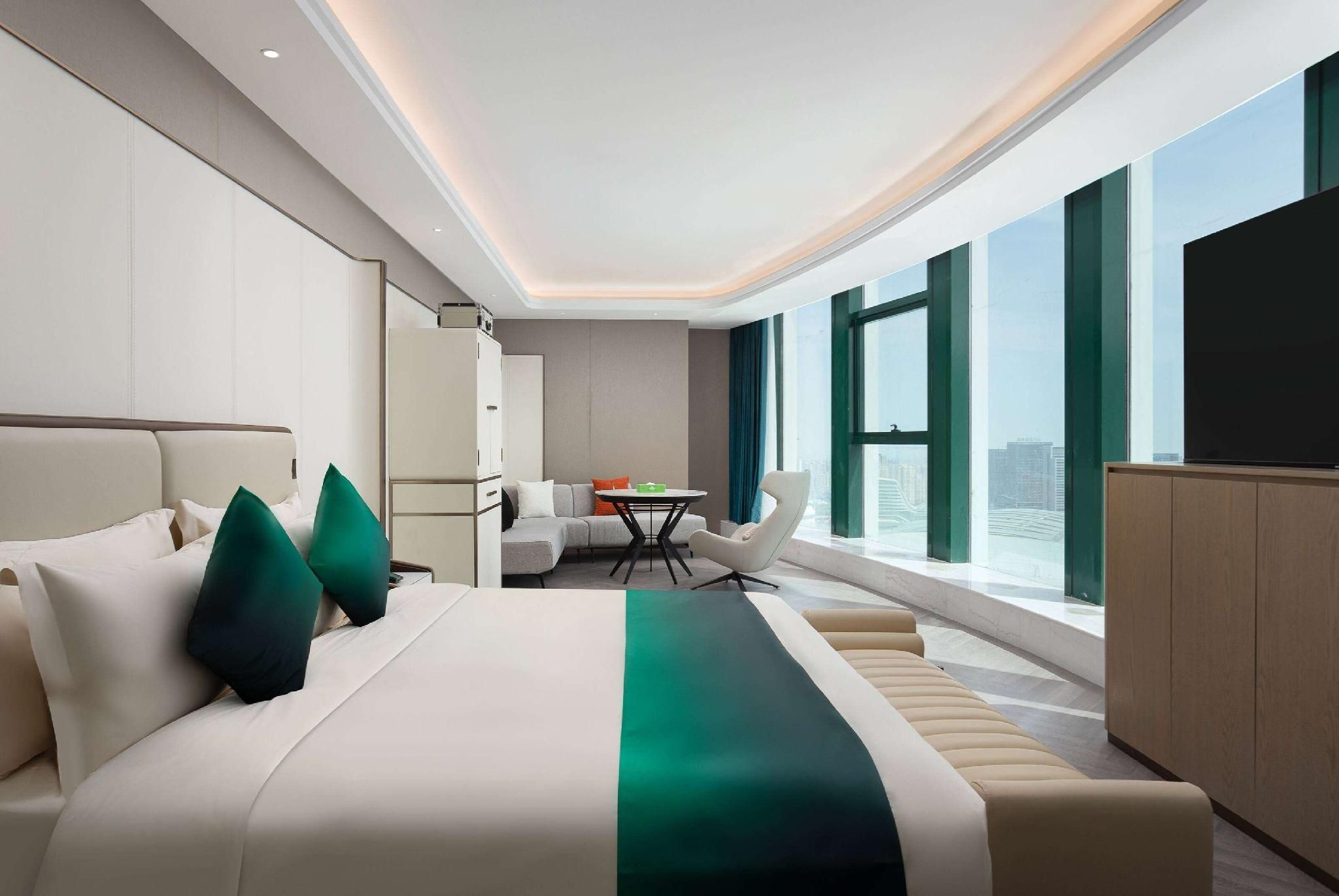 1 King Bed, Executive, Non-Smoking
