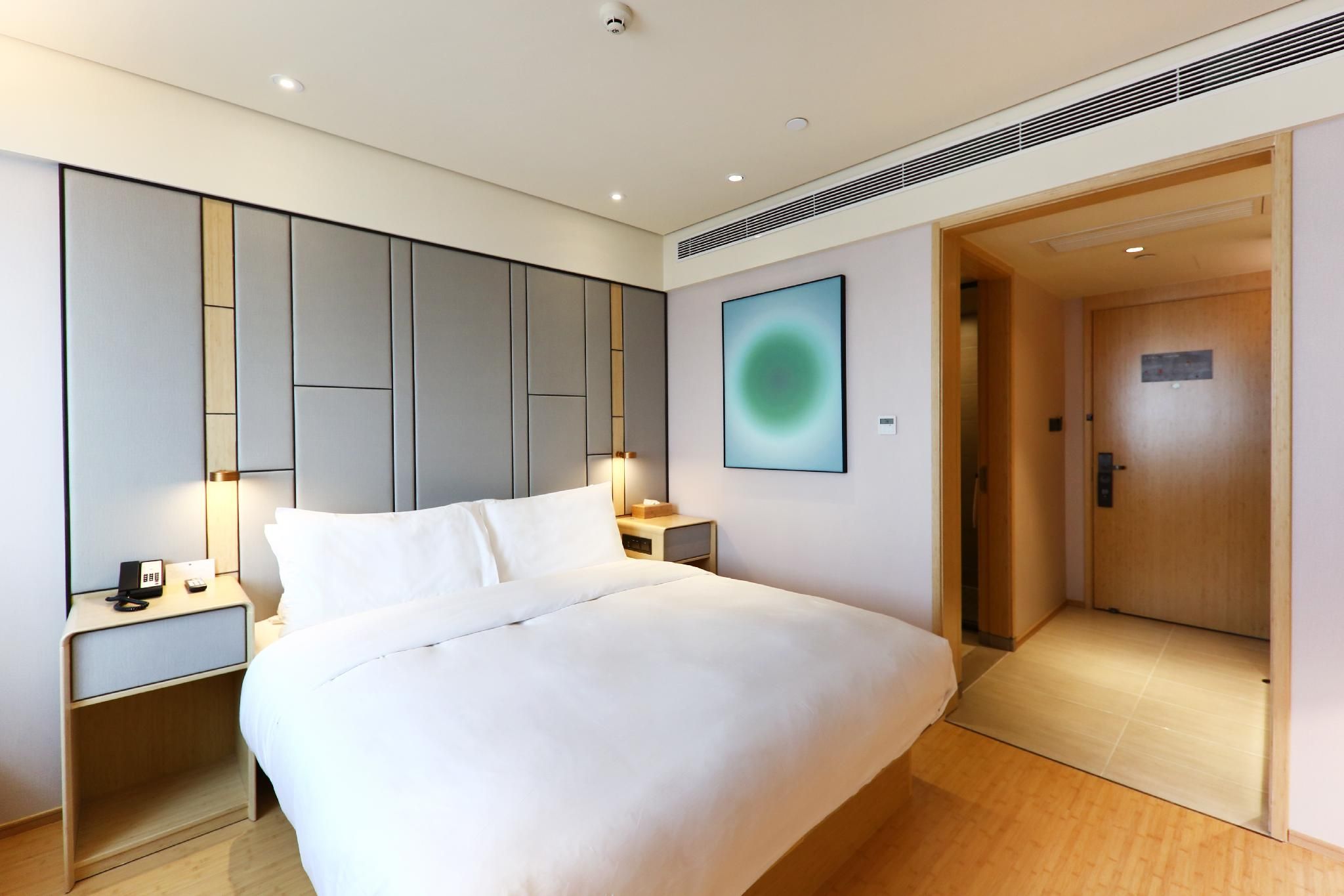 Huazhu - Room With Bed
