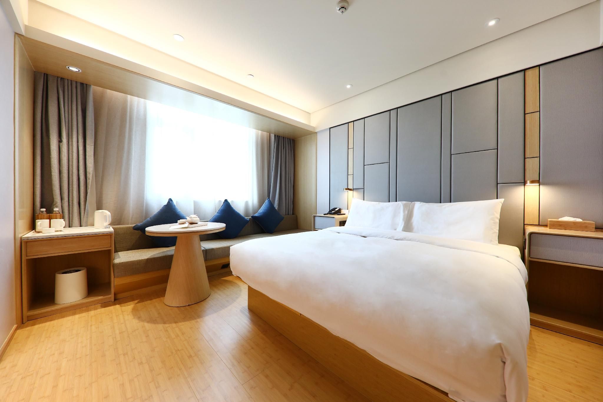 Huazhu - Superior BedRoom