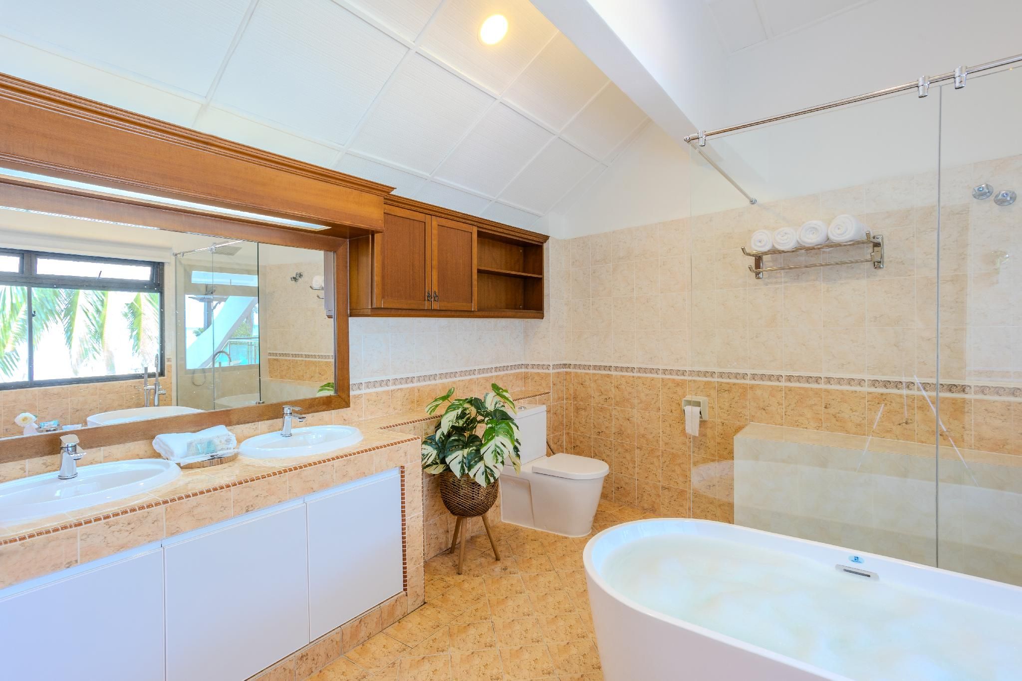 King Suite with Sofa Bed