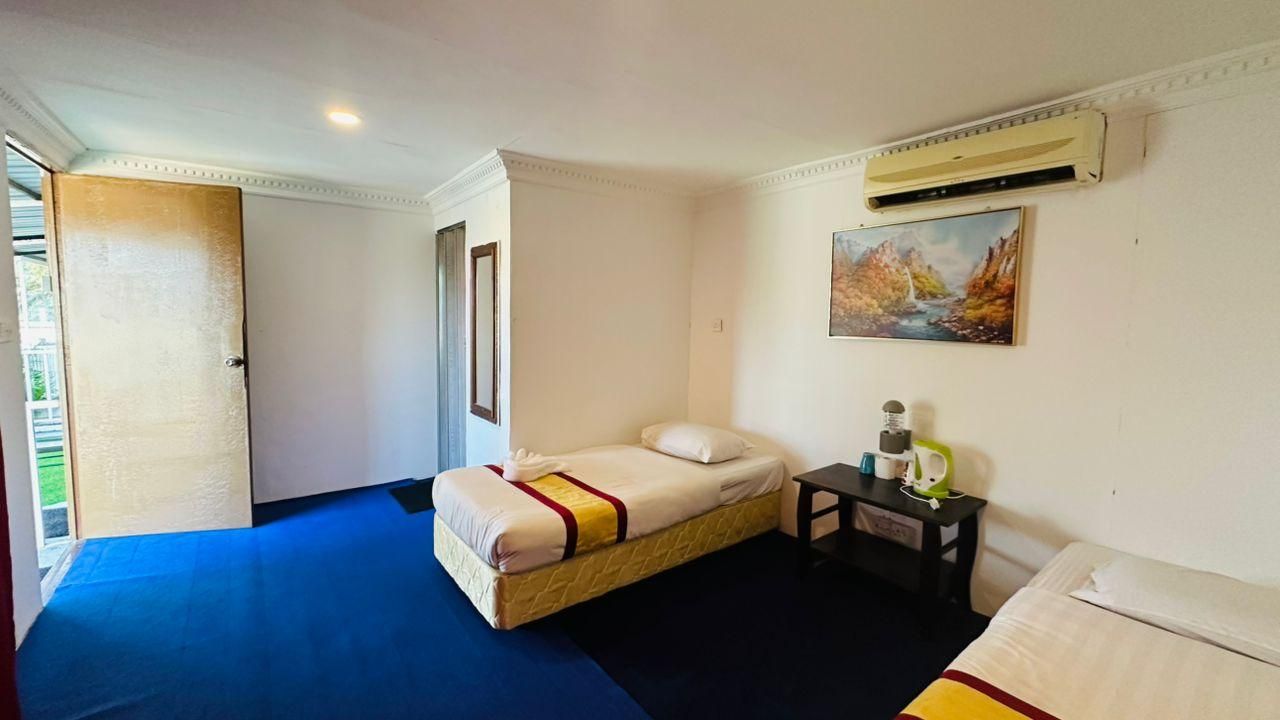 TWIN Standard Twin Room