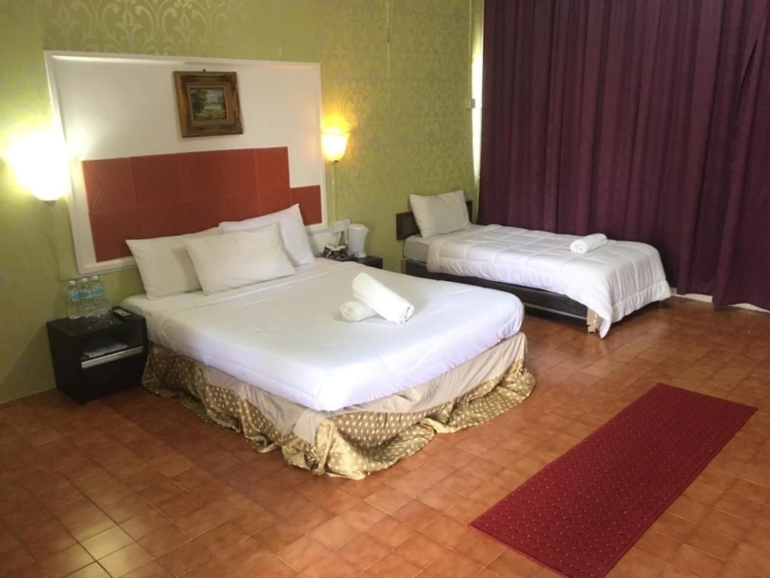 Room #1376309701