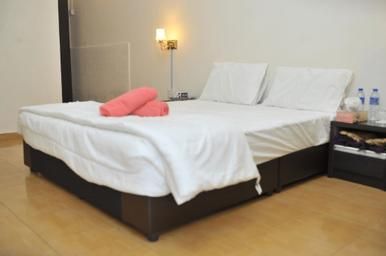 Budget Double Room with Bathroom Outside