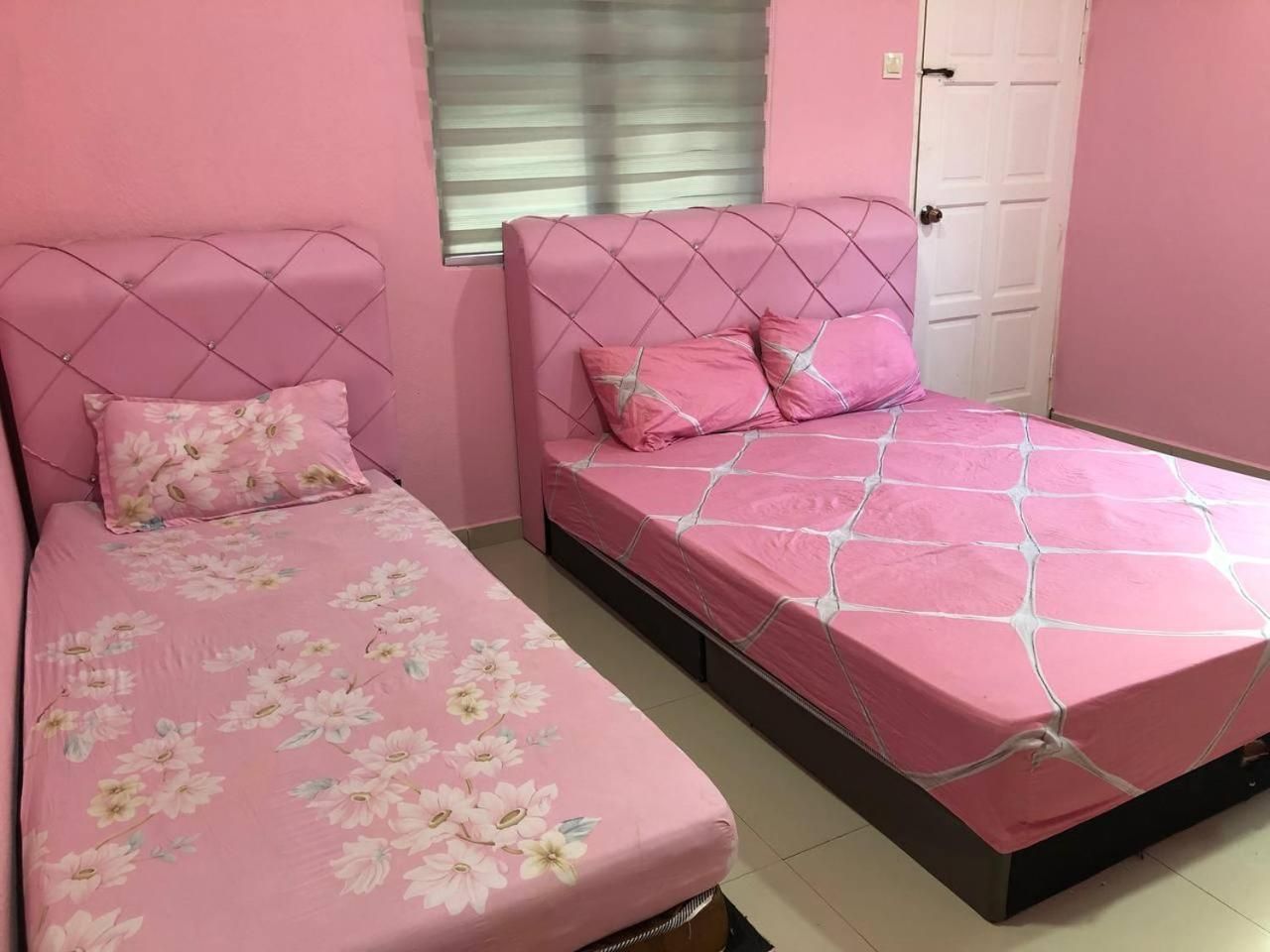 RD Legend Hotel Deluxe Room for 4 People 3