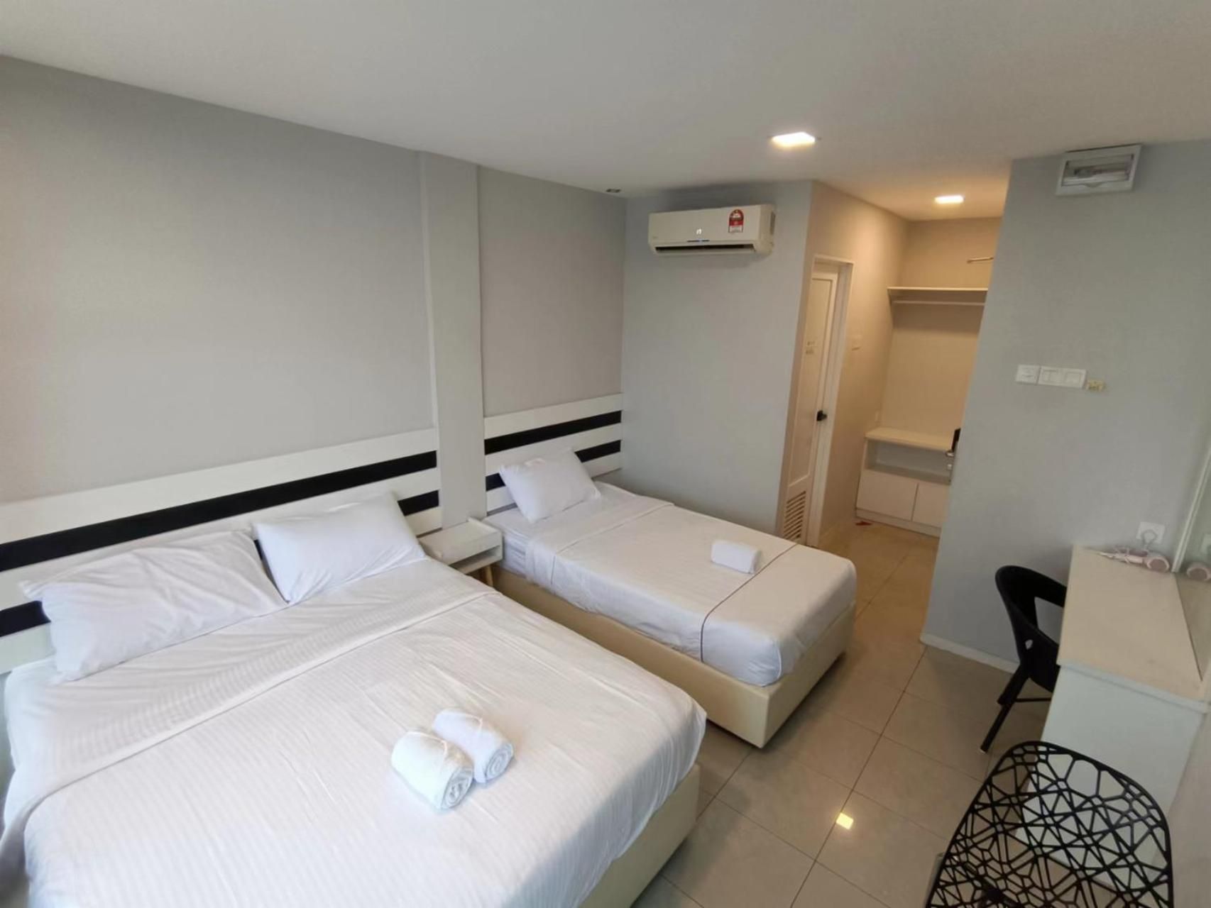 Triple Room with Private Bathroom