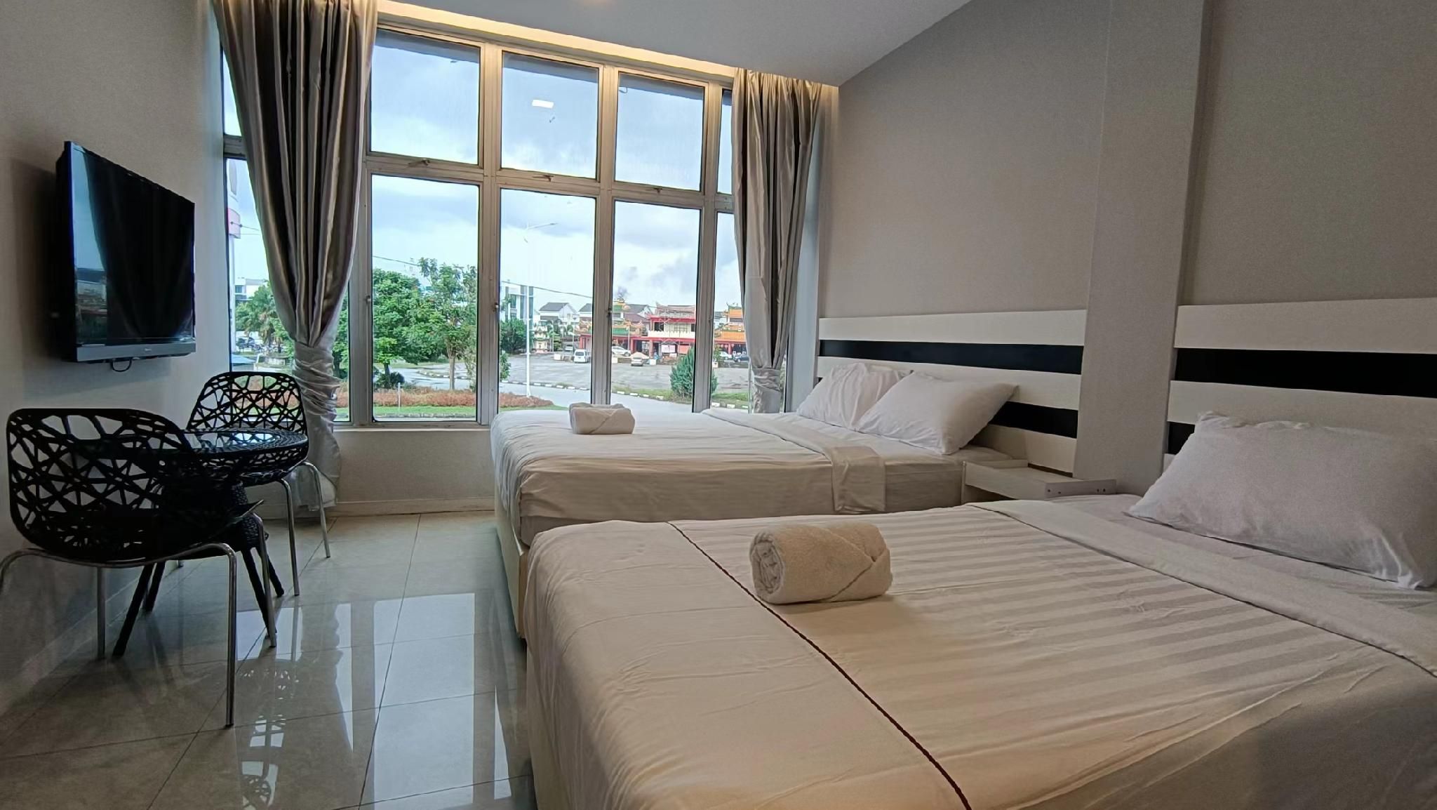 LEA GUEST HOUSE & CAFE Lukut Triple - 1 Queen, 1 Single, No Parking