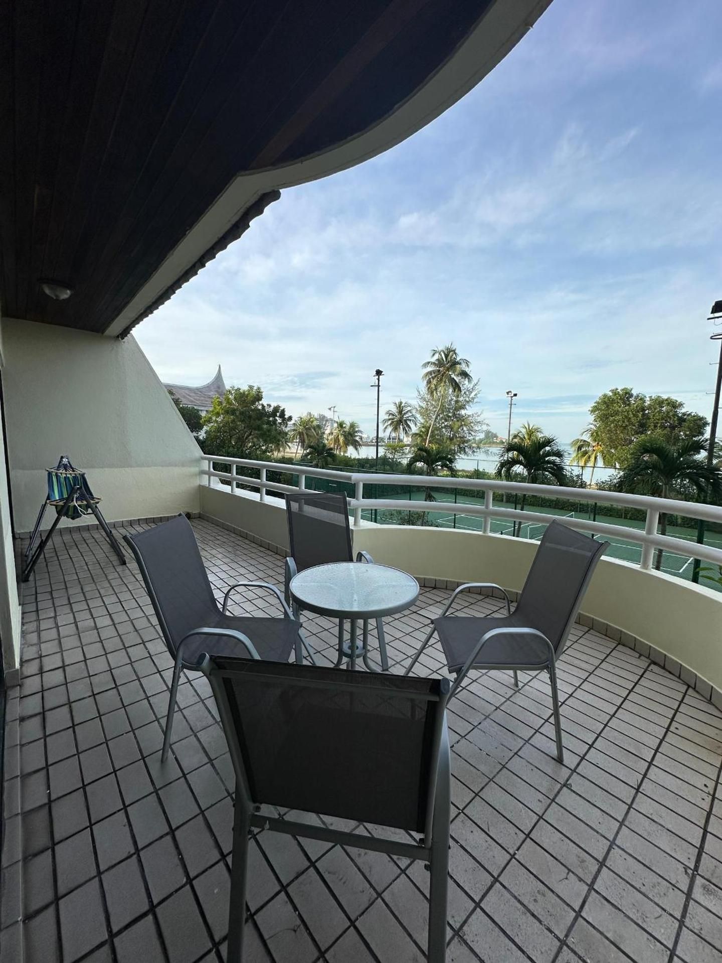 Three-Bedroom Apartment - Oceanfront