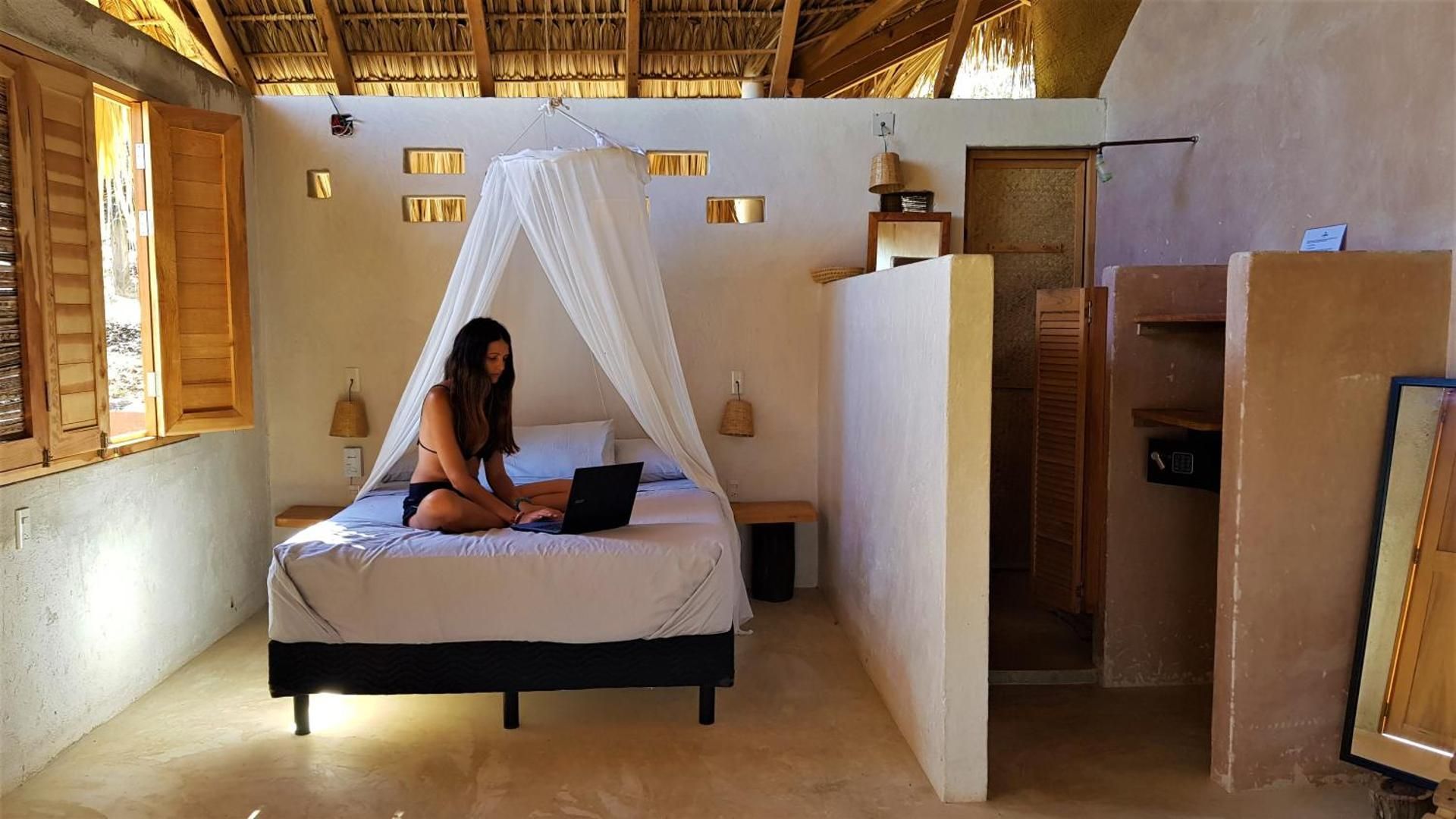Deluxe Double Room with Balcony and Sea View