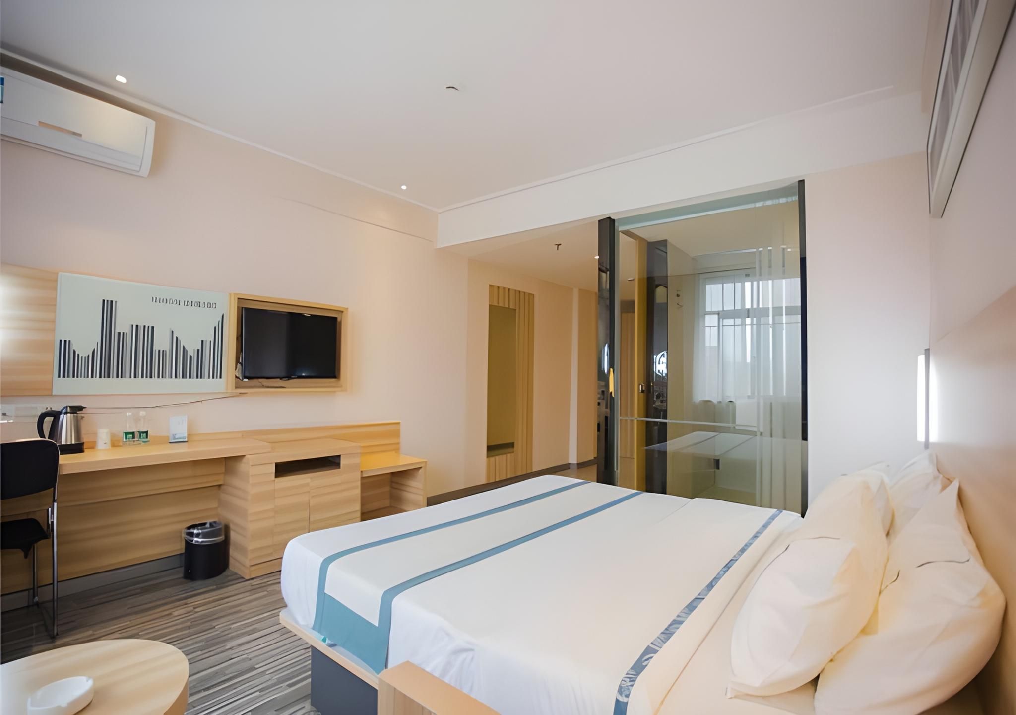Business Queen Room
