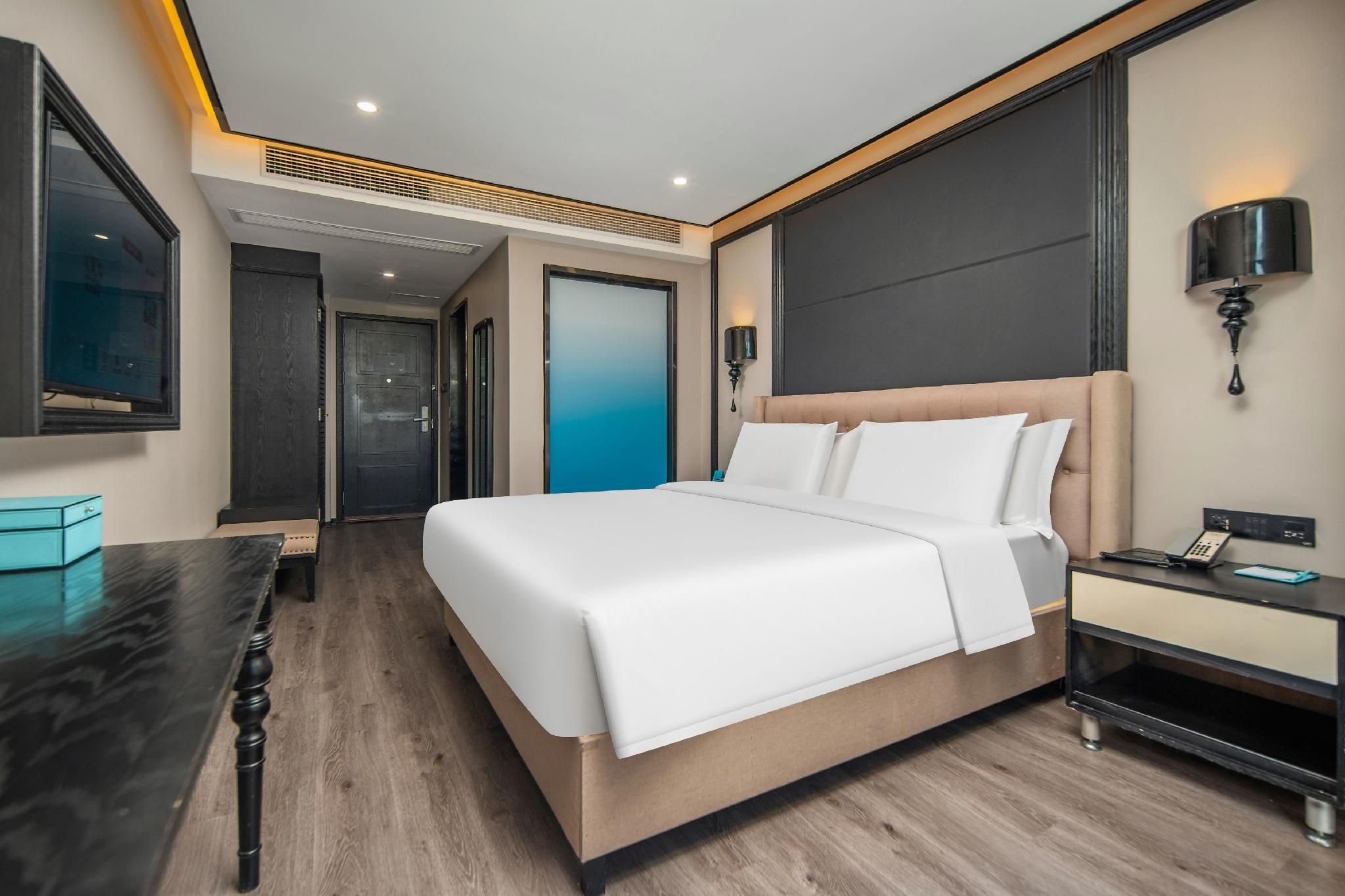 Xana - Deluxe Bed Room