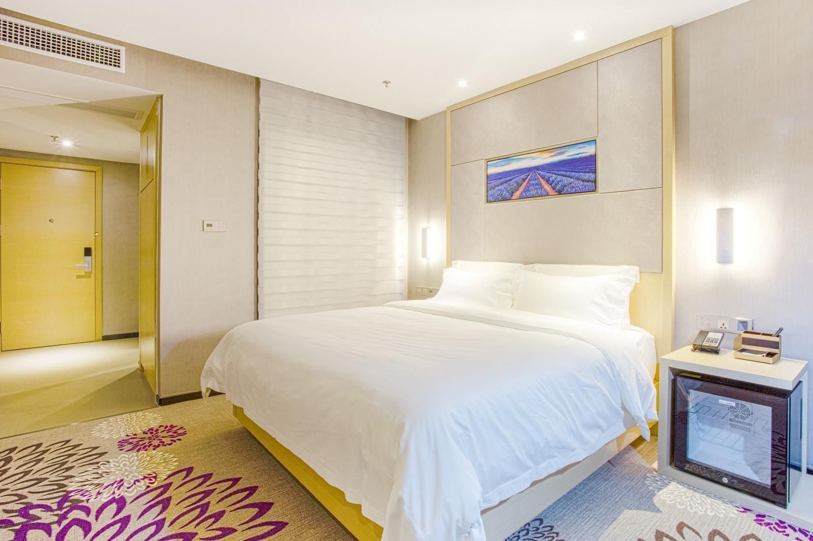 Business Queen Room