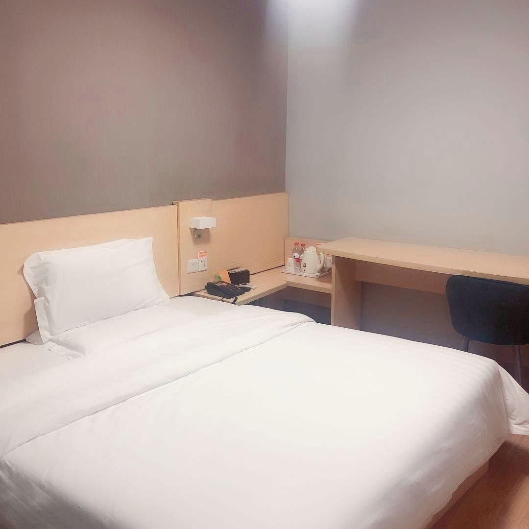 WH - Traditional Bed Room